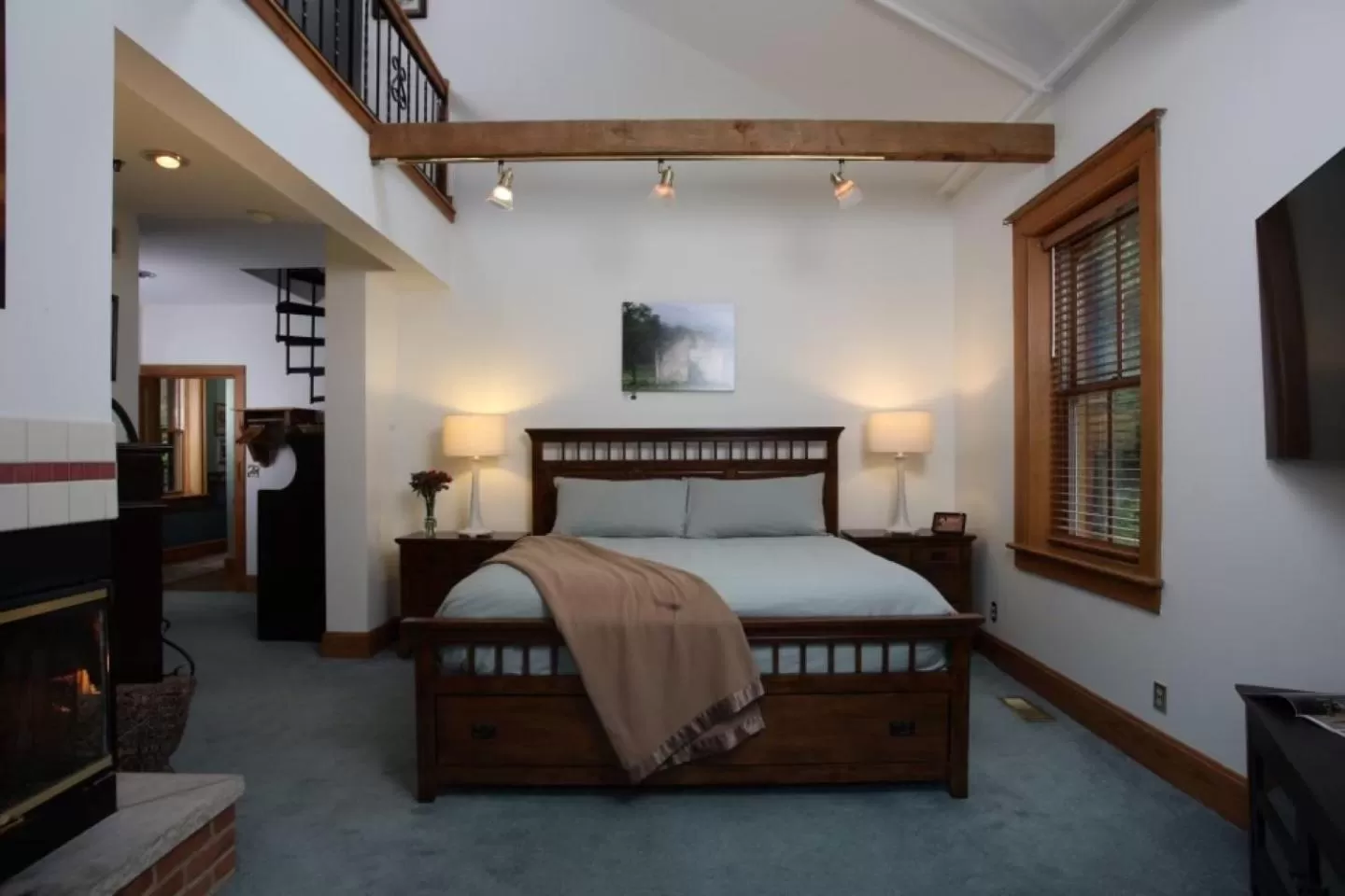 Bed in Riverboat Suites