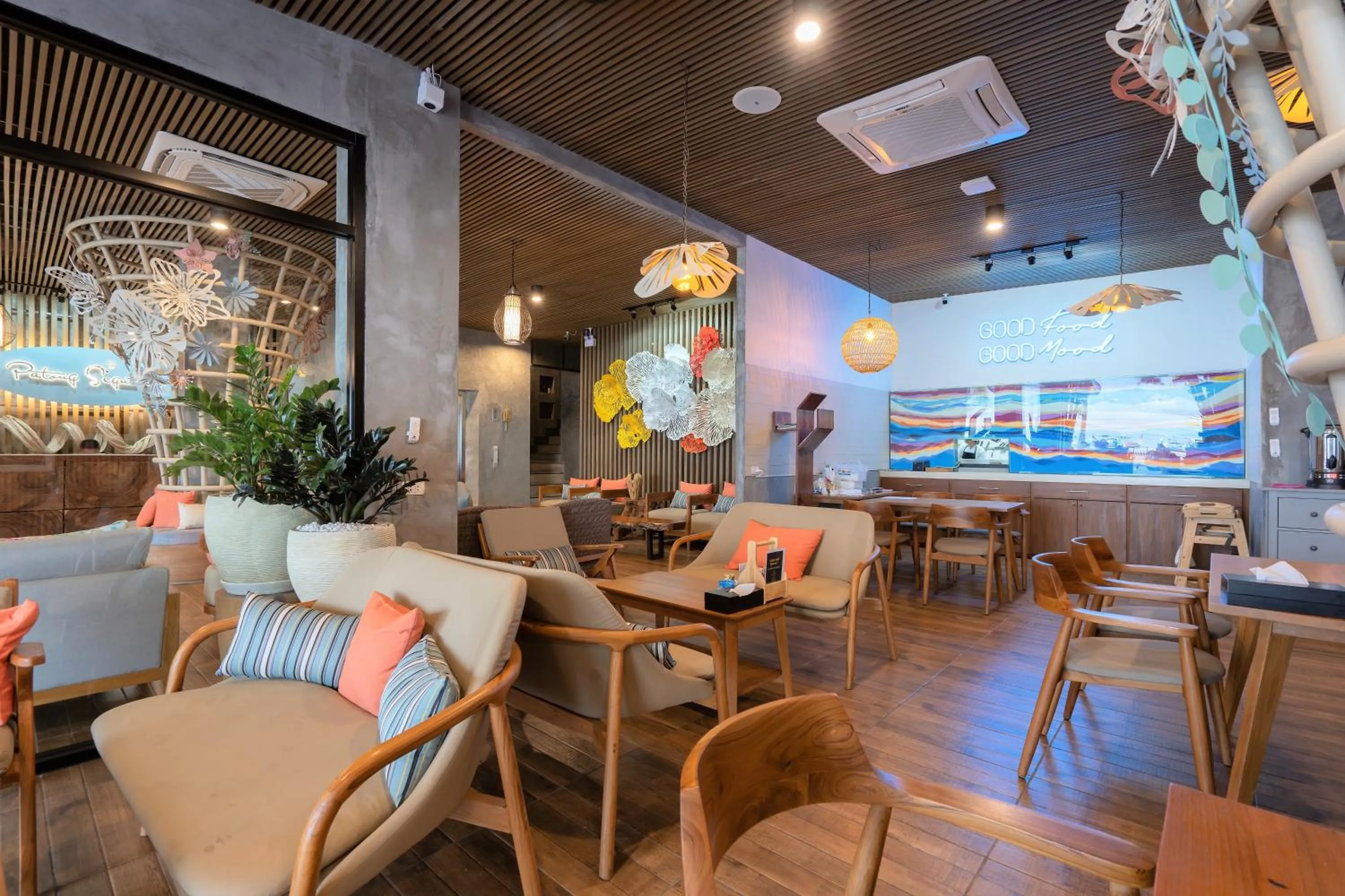 Restaurant/places to eat in Patong Signature Boutique Hotel