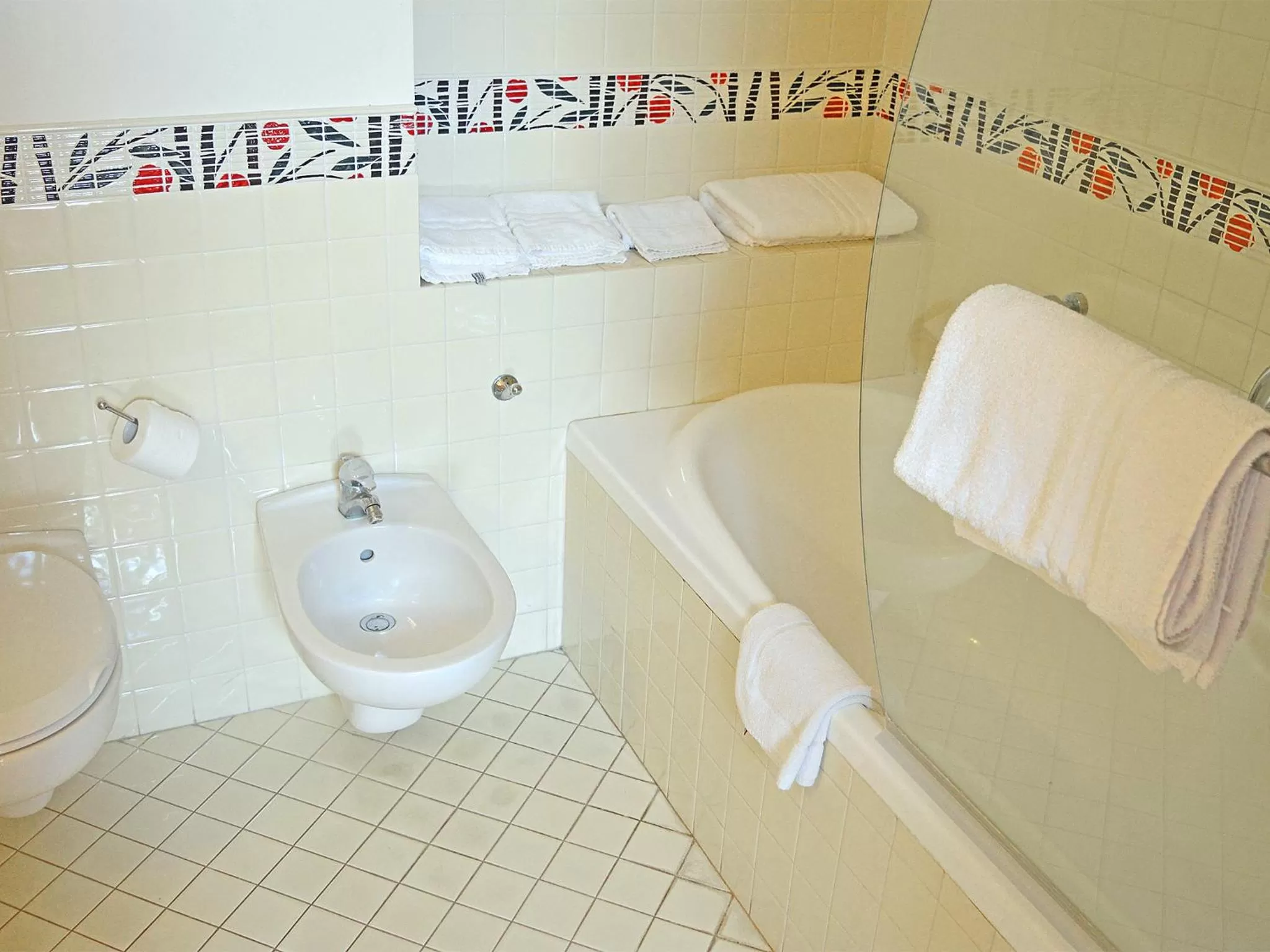 Shower in The Secret Garden Relais