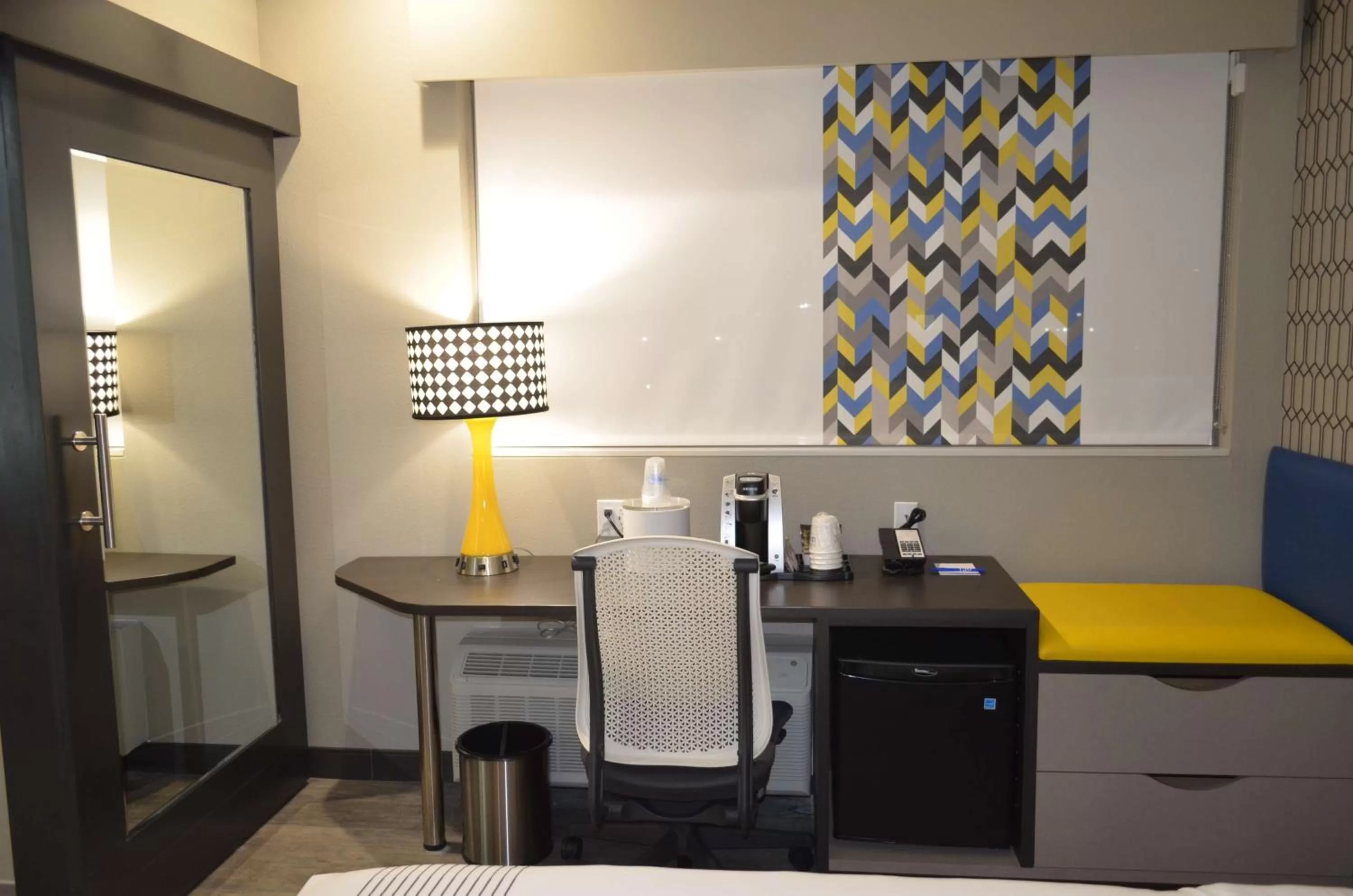 King Room with Communication Assistance in GLō Best Western Tulsa-Catoosa East Route 66