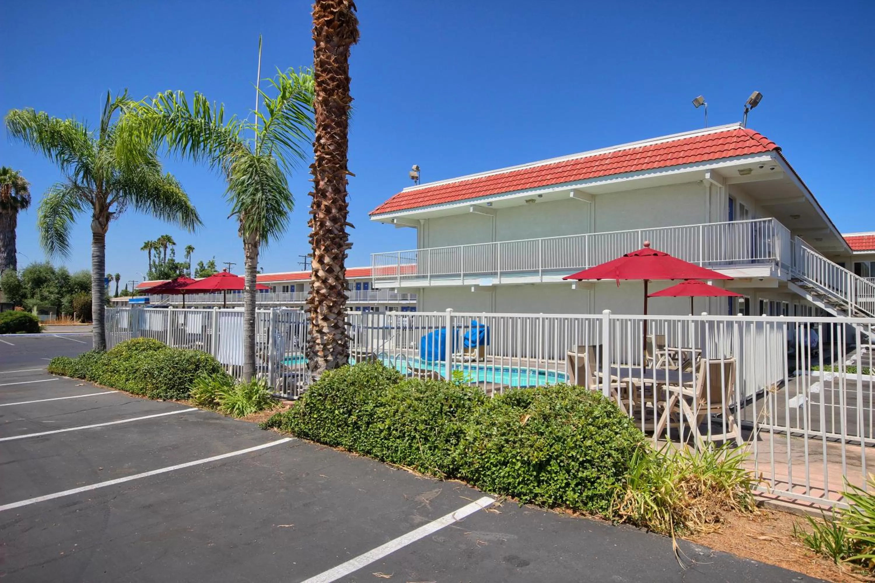 Property building in Motel 6-Fresno, CA - Blackstone South
