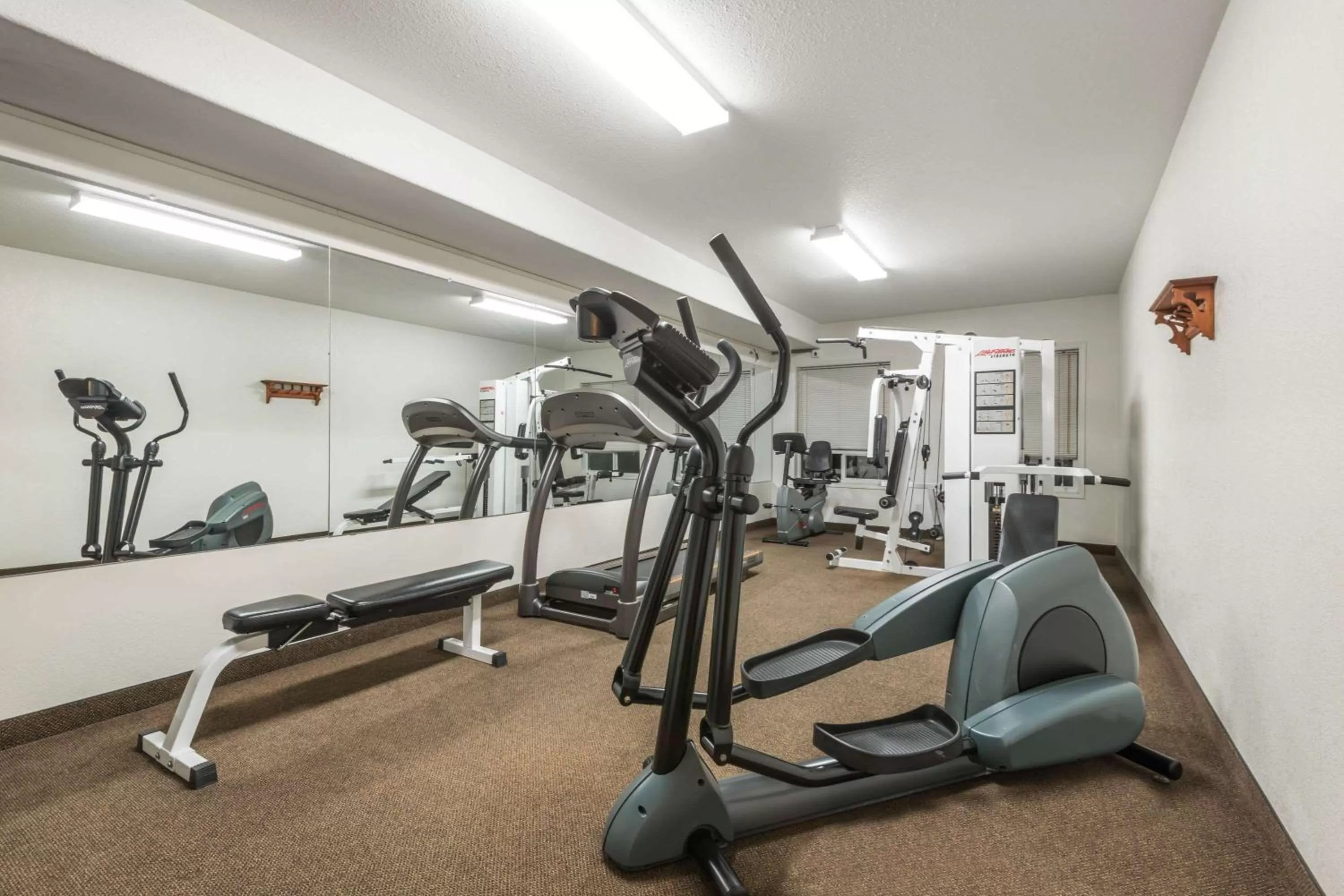 Fitness centre/facilities in Super 8 by Wyndham Vermilion AB