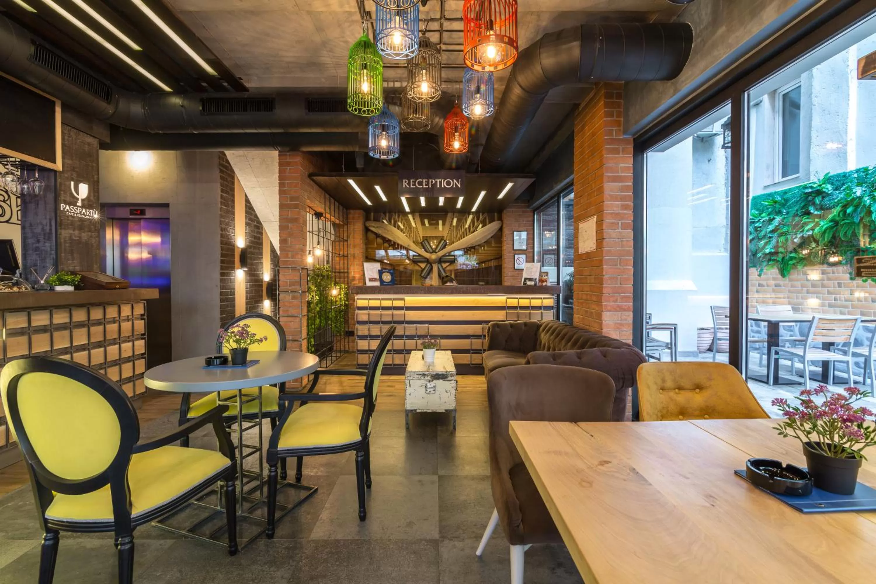 Lobby or reception in Hotel Passpartù Home Garni