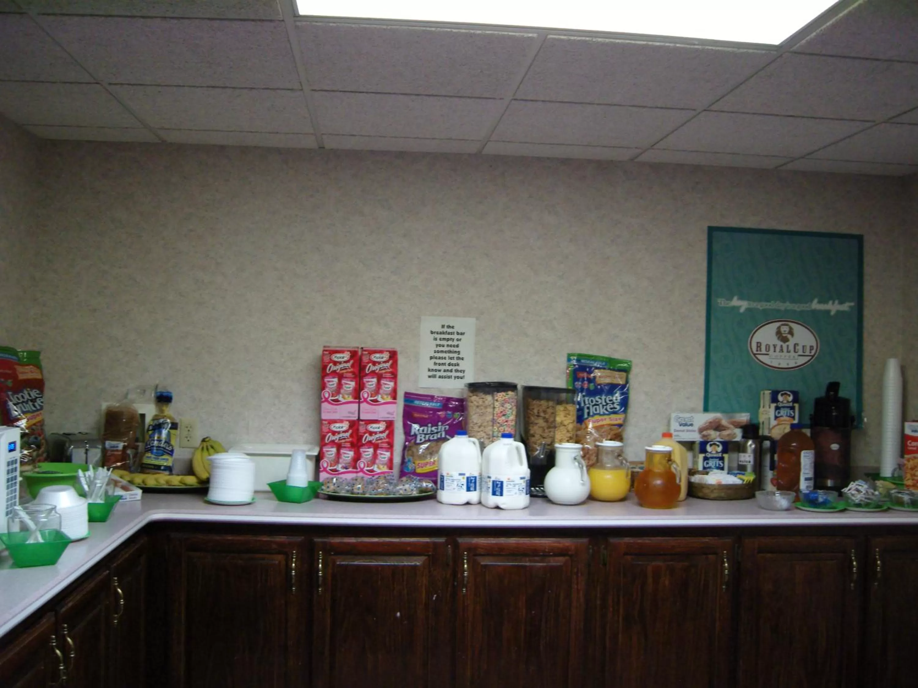 Coffee/tea facilities in YurZzz Inn