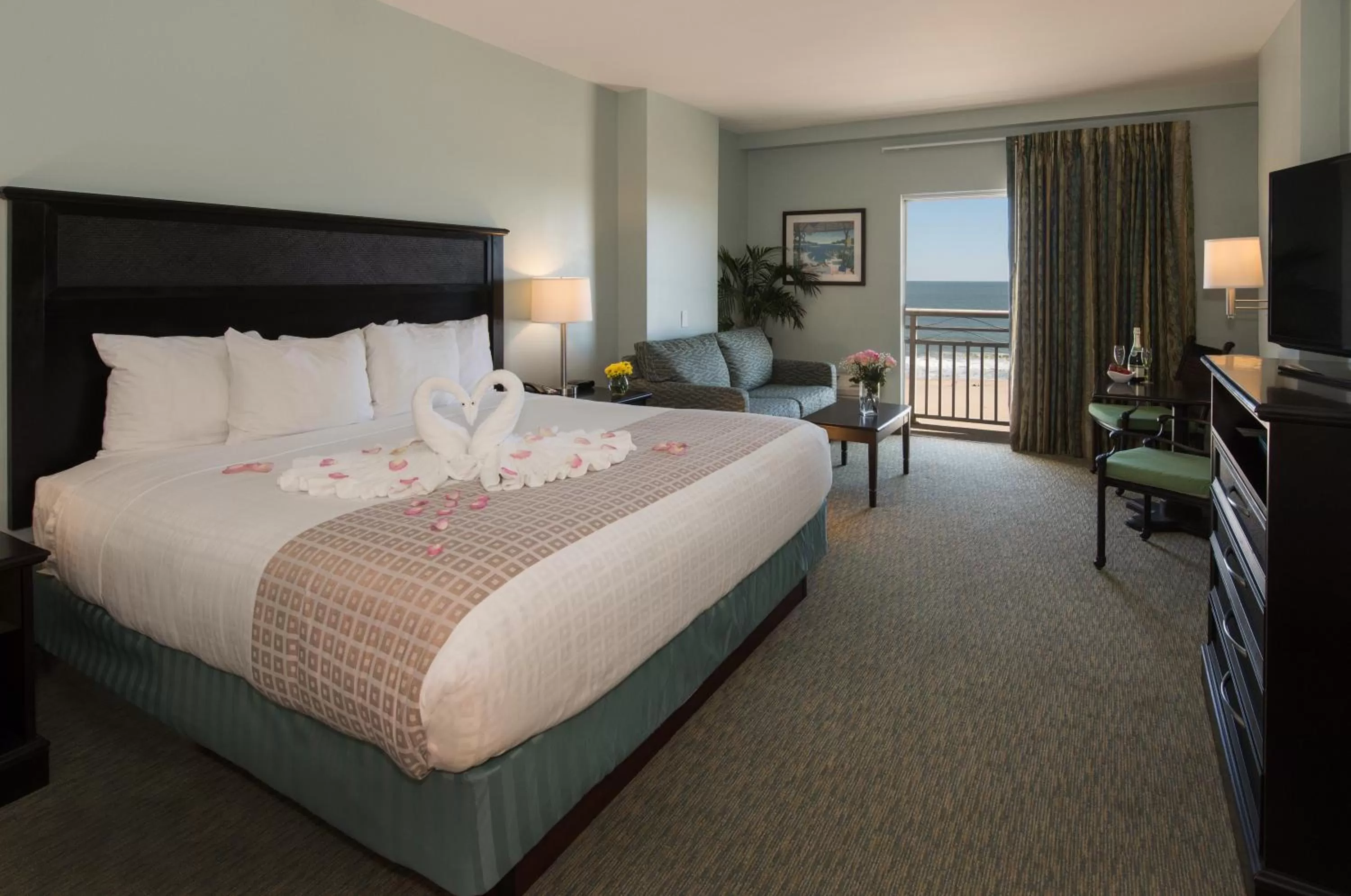 Photo of the whole room, Bed in Park Place Hotel