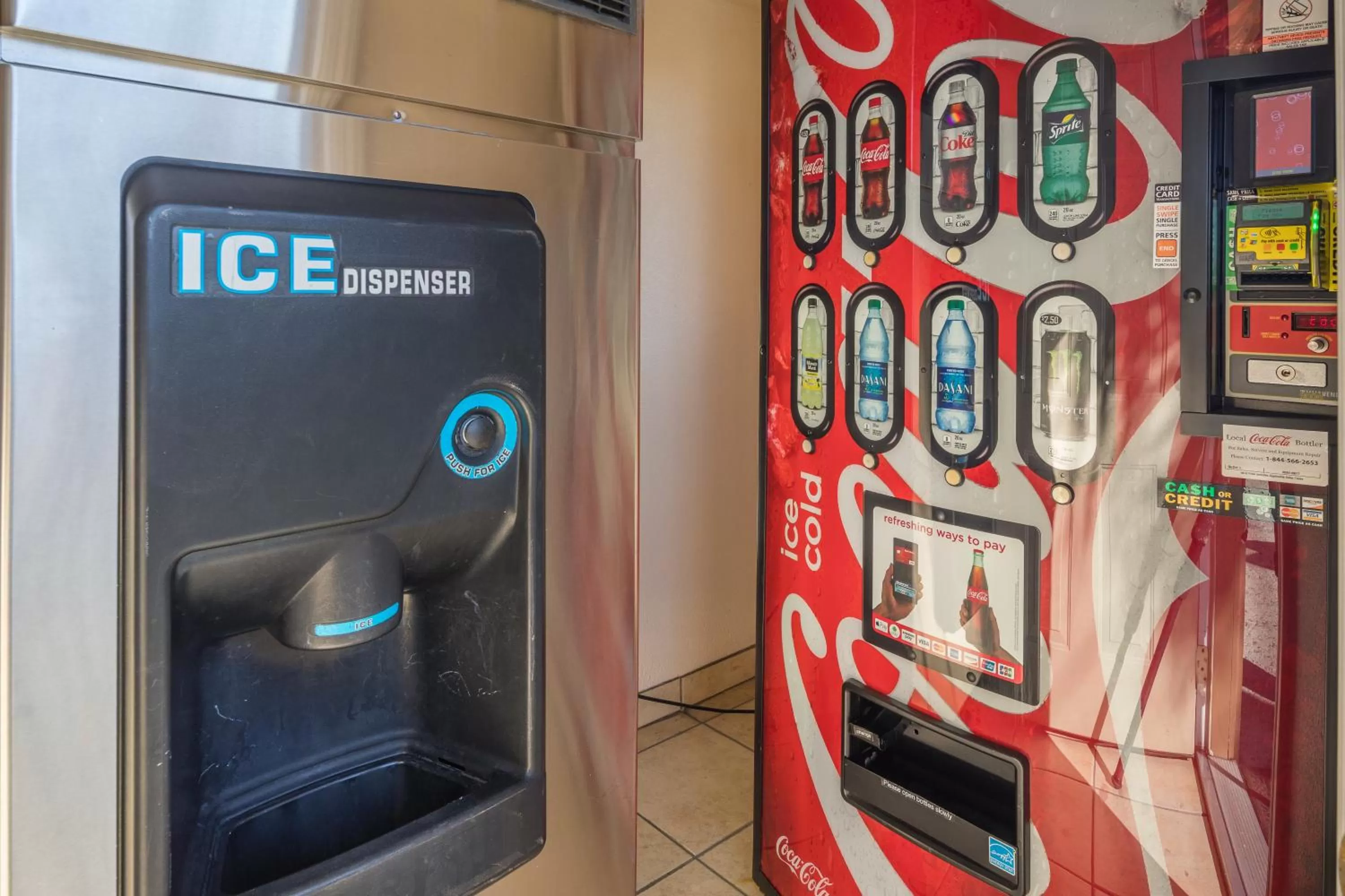 vending machine in Stage Coach Lodge