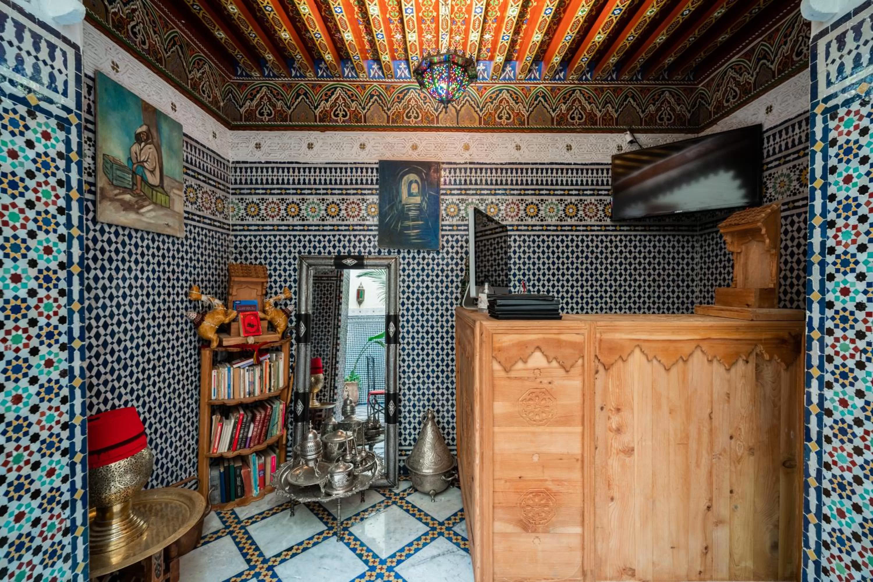 Library in Riad Taj Salma