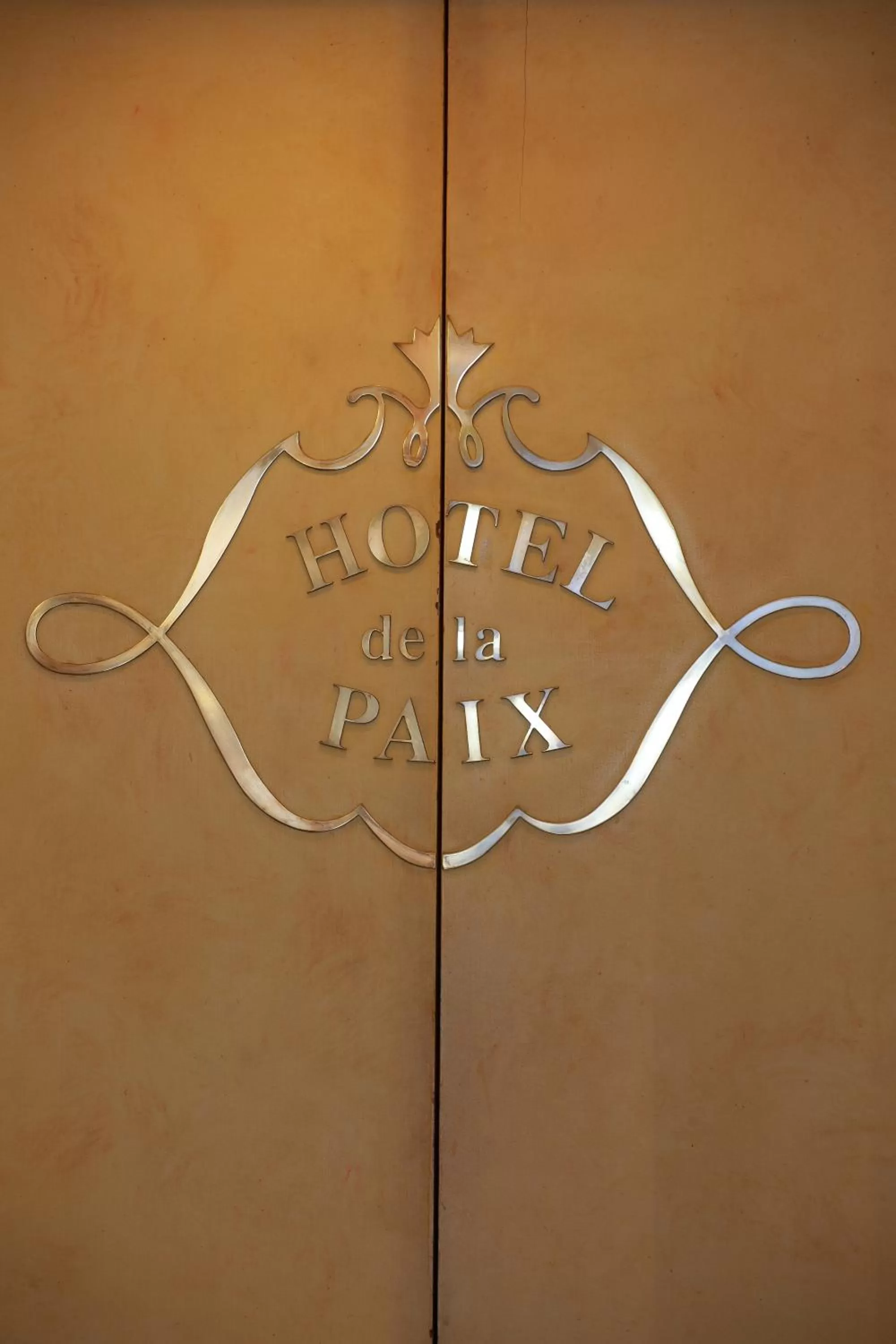 Decorative detail in Hotel De La Paix