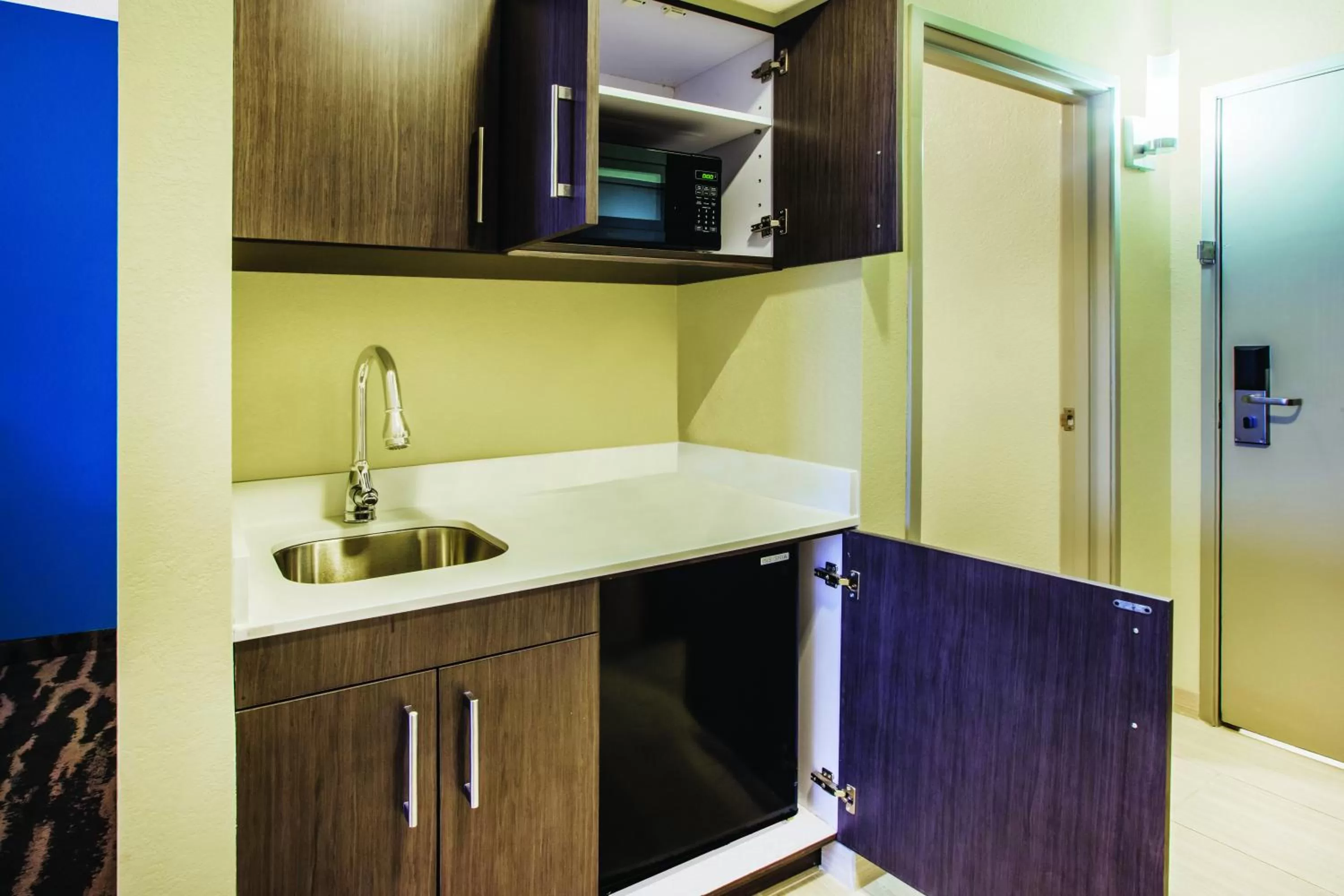 Coffee/tea facilities in La Quinta by Wyndham Kokomo