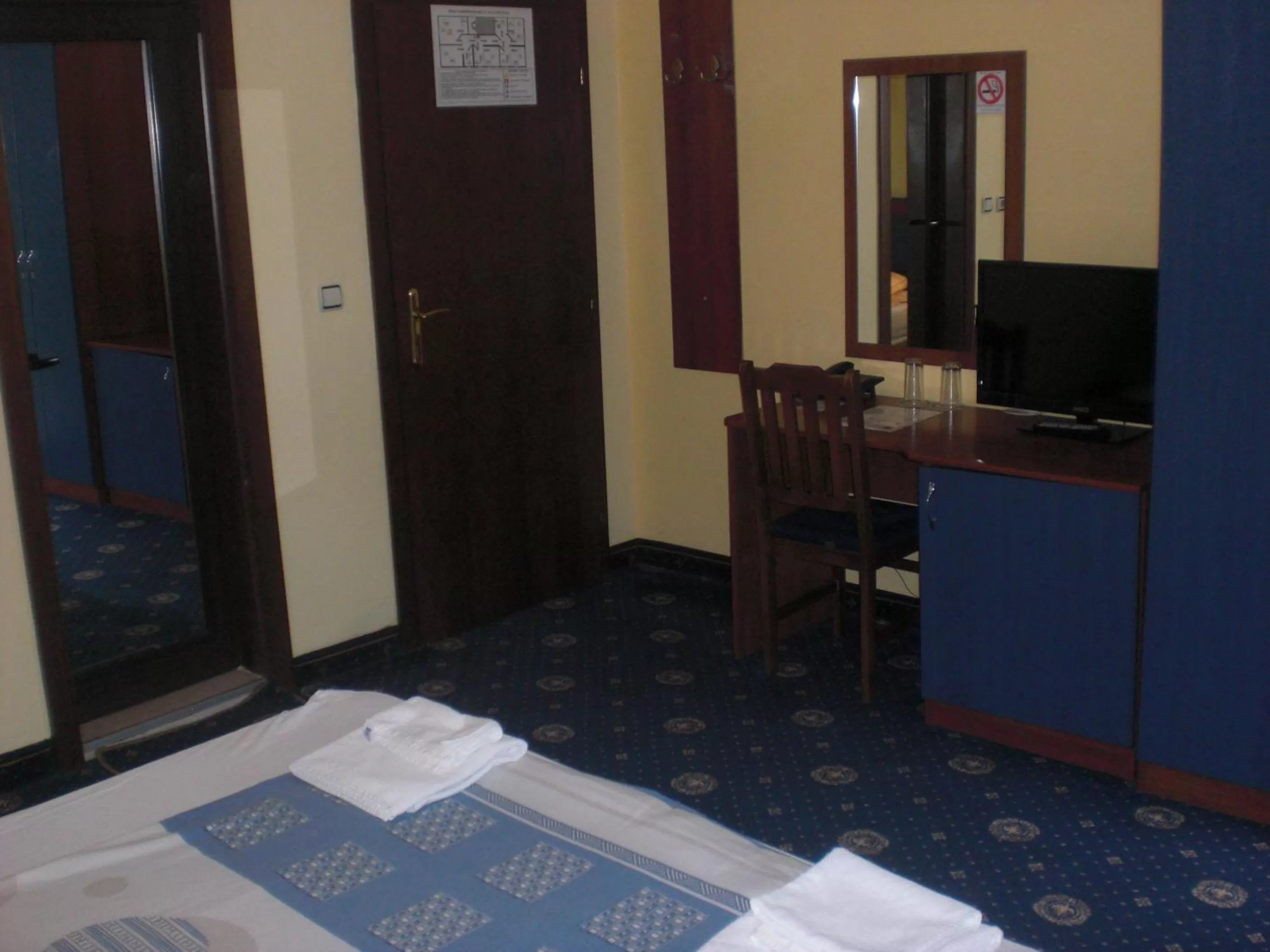 Photo of the whole room, Bed in Fenix Family Hotel