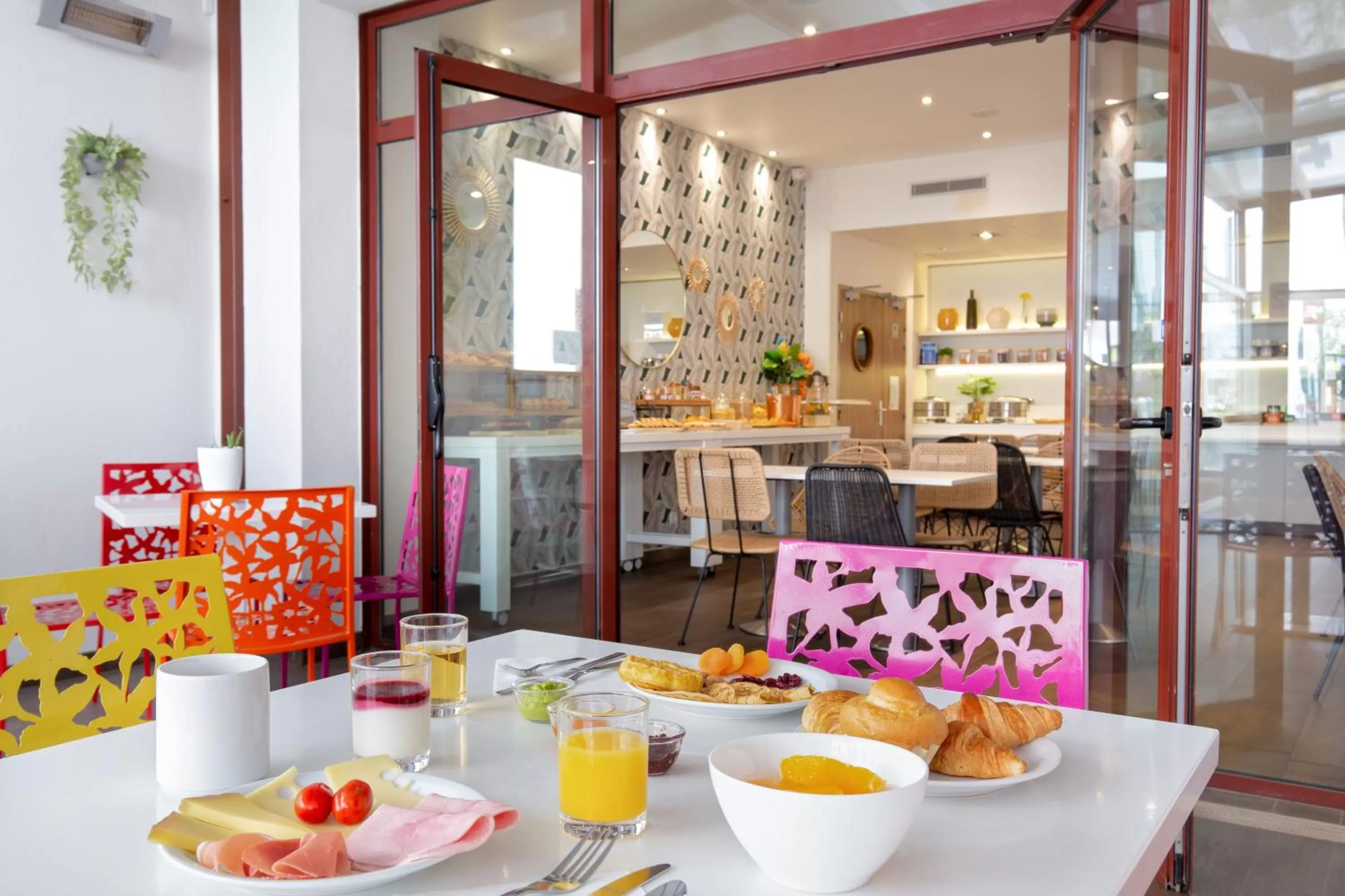 Patio in Novotel Suites Perpignan Centre - Grandes Suites & Confort Centre-Ville