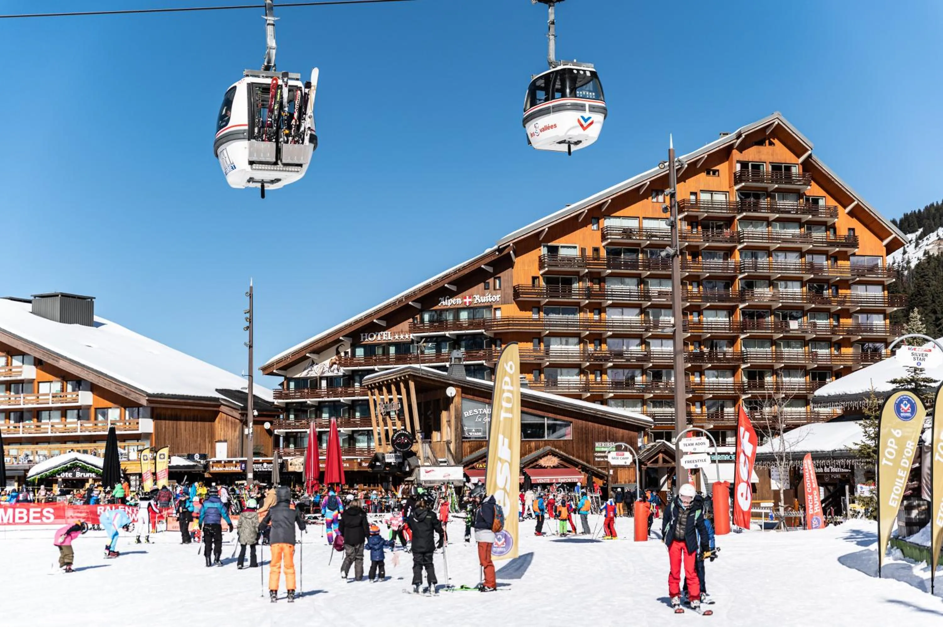 Property building in Hôtel Alpen Ruitor
