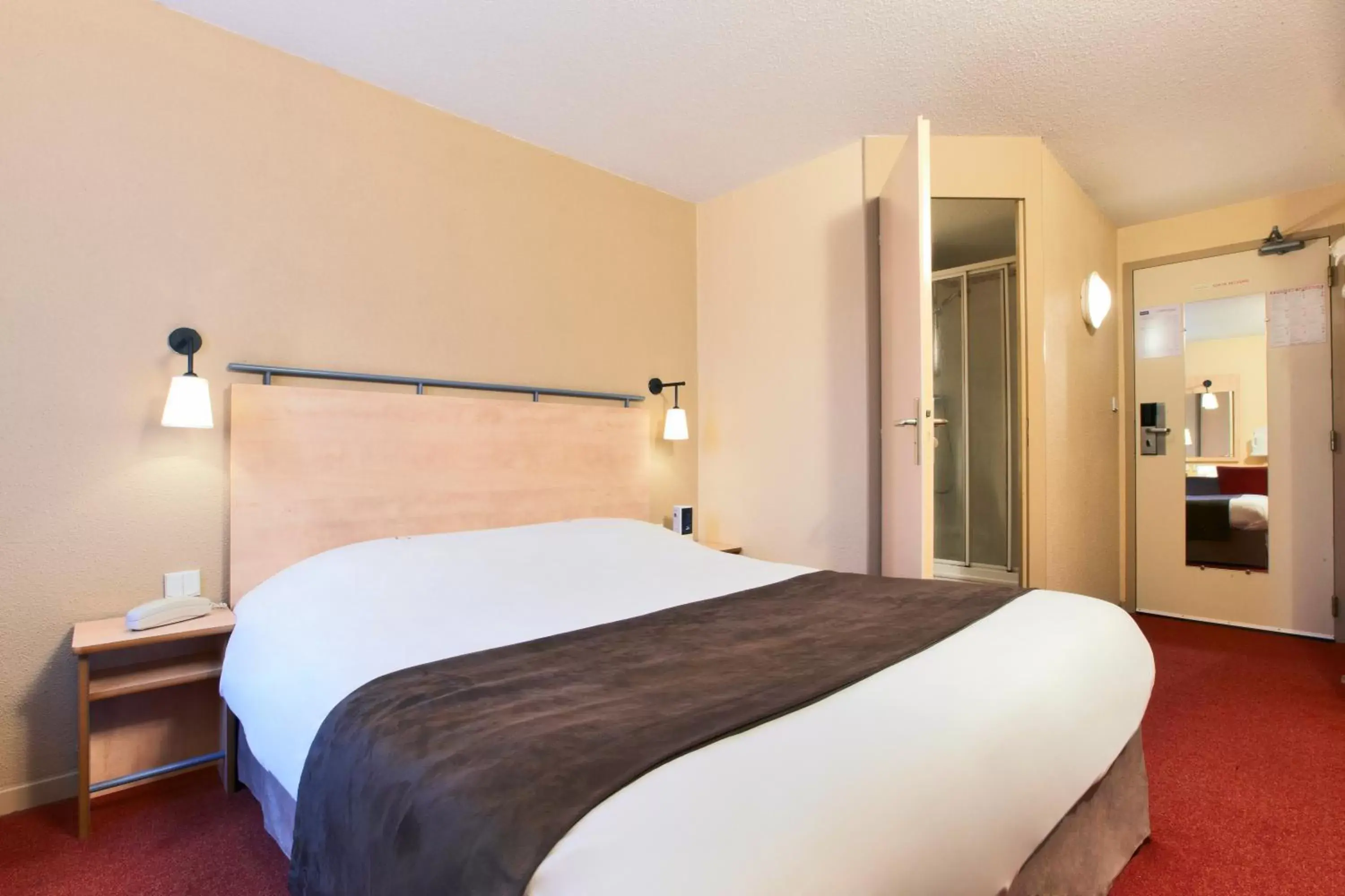 Double Room in Kyriad Beauvais Sud Double Room in Kyriad Beauvais Sud