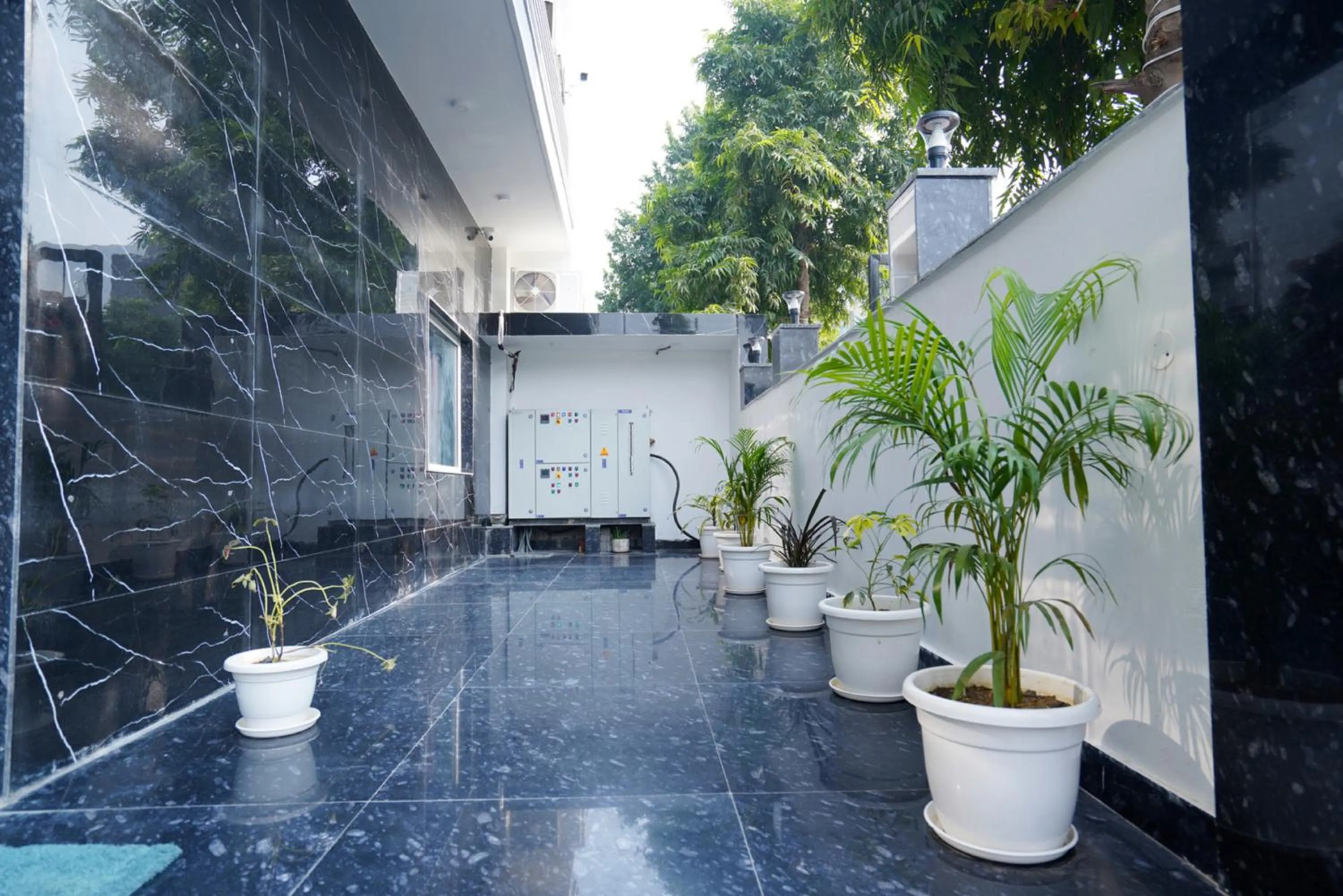 Facade/entrance in ExpoMart Inn