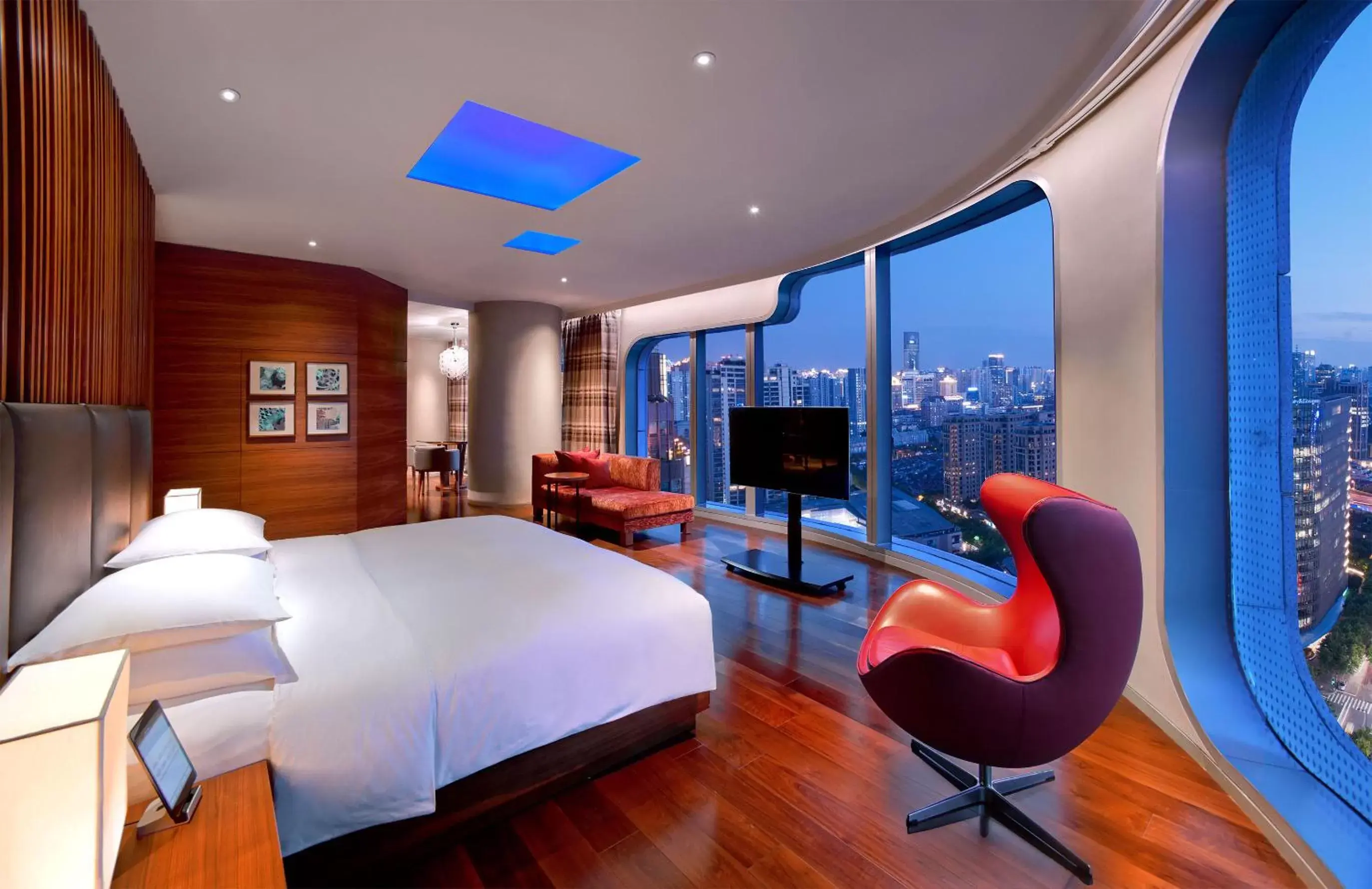Deluxe King Room in Andaz Xintiandi, Shanghai, By Hyatt Deluxe King Room in Andaz Xintiandi, Shanghai, By Hyatt