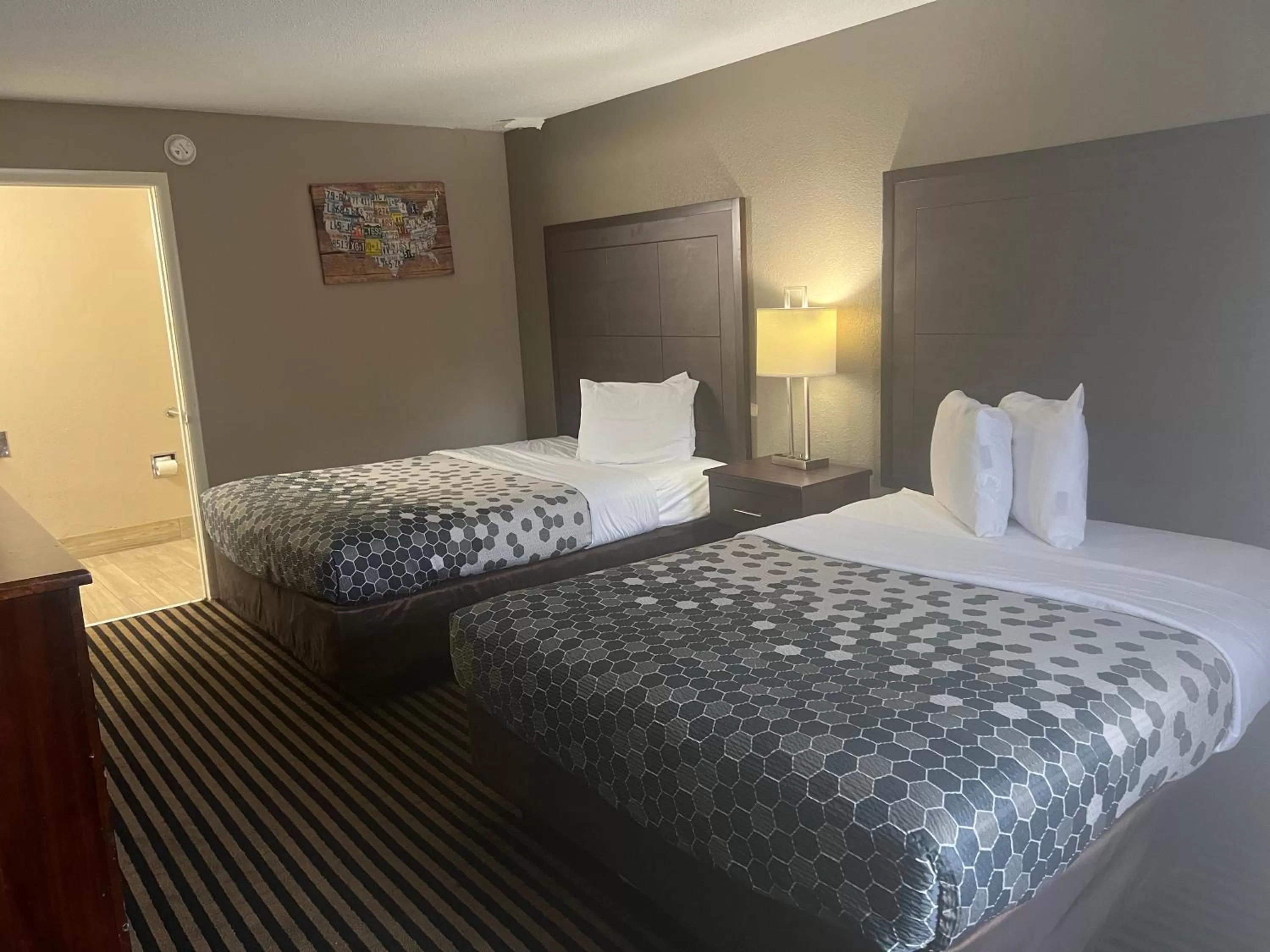 Bed in Econo Lodge Florence - Darlington