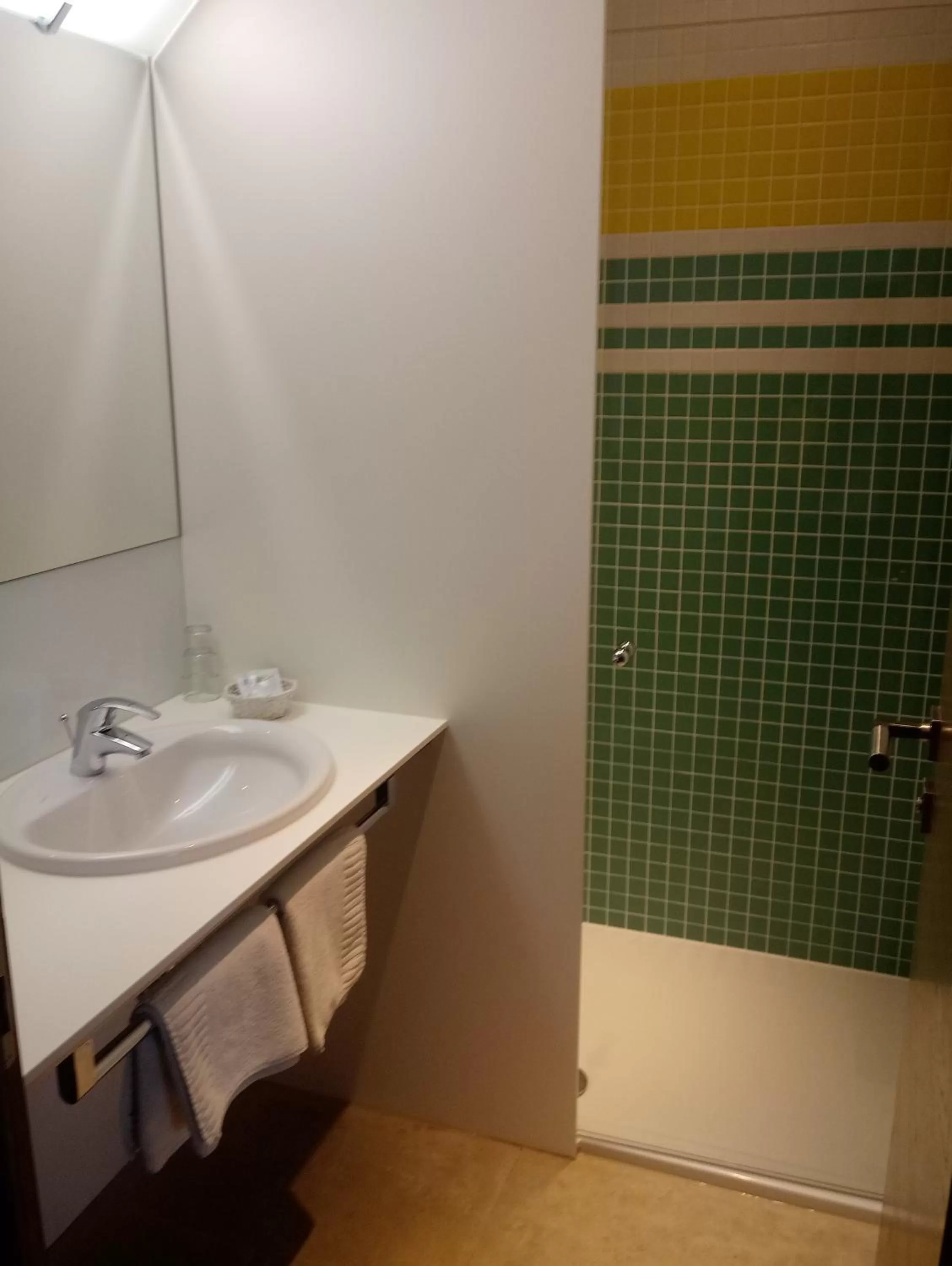 Shower, Bathroom in Hotel Eisenhuthaus