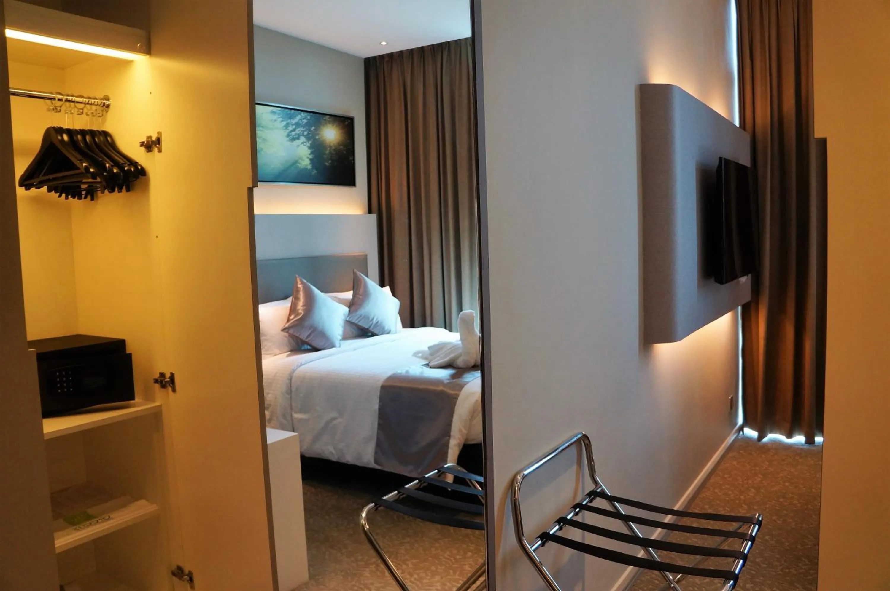 Bedroom, Bed in Greens Hotel & Suites