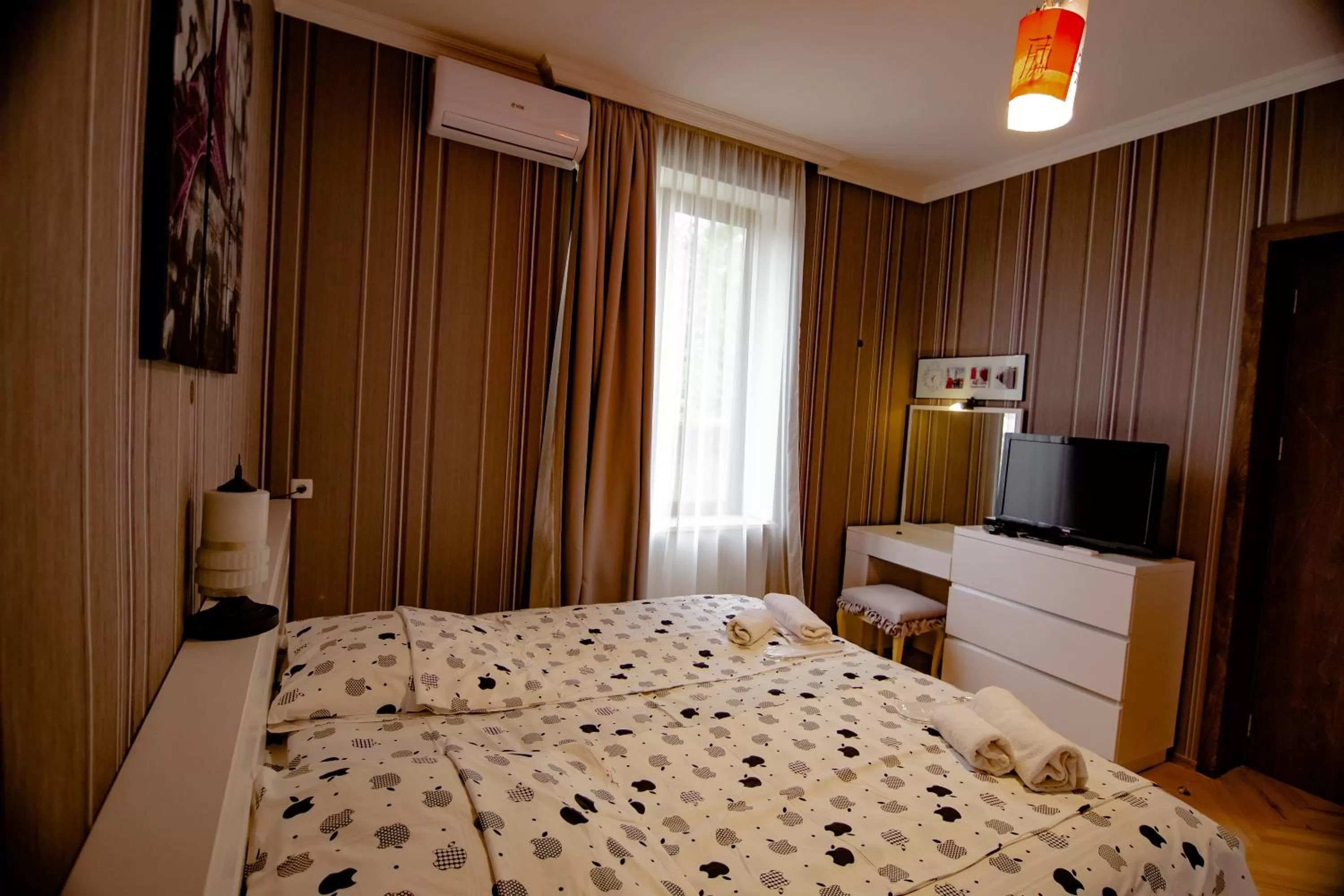 Bedroom, Bed in Qilimcha's Guesthouse