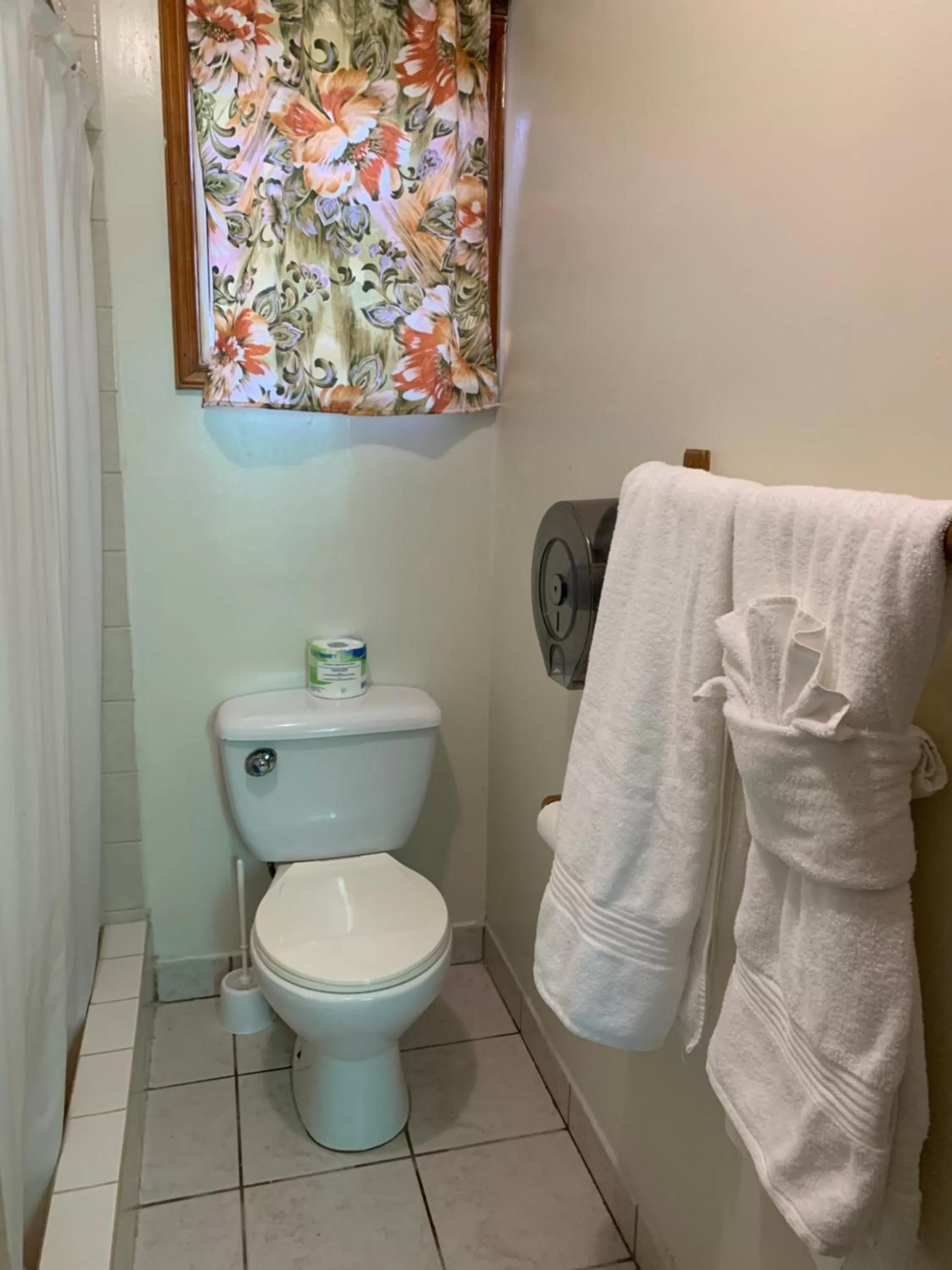 Bathroom in Blue Wave Guest House