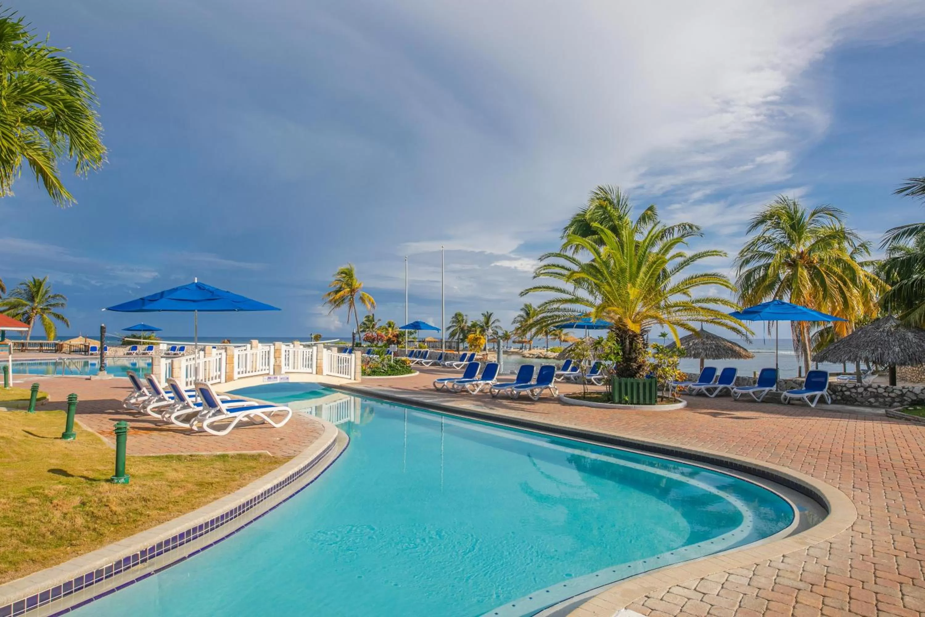 Swimming Pool in Holiday Inn Resort Montego Bay All Inclusive, an IHG Hotel