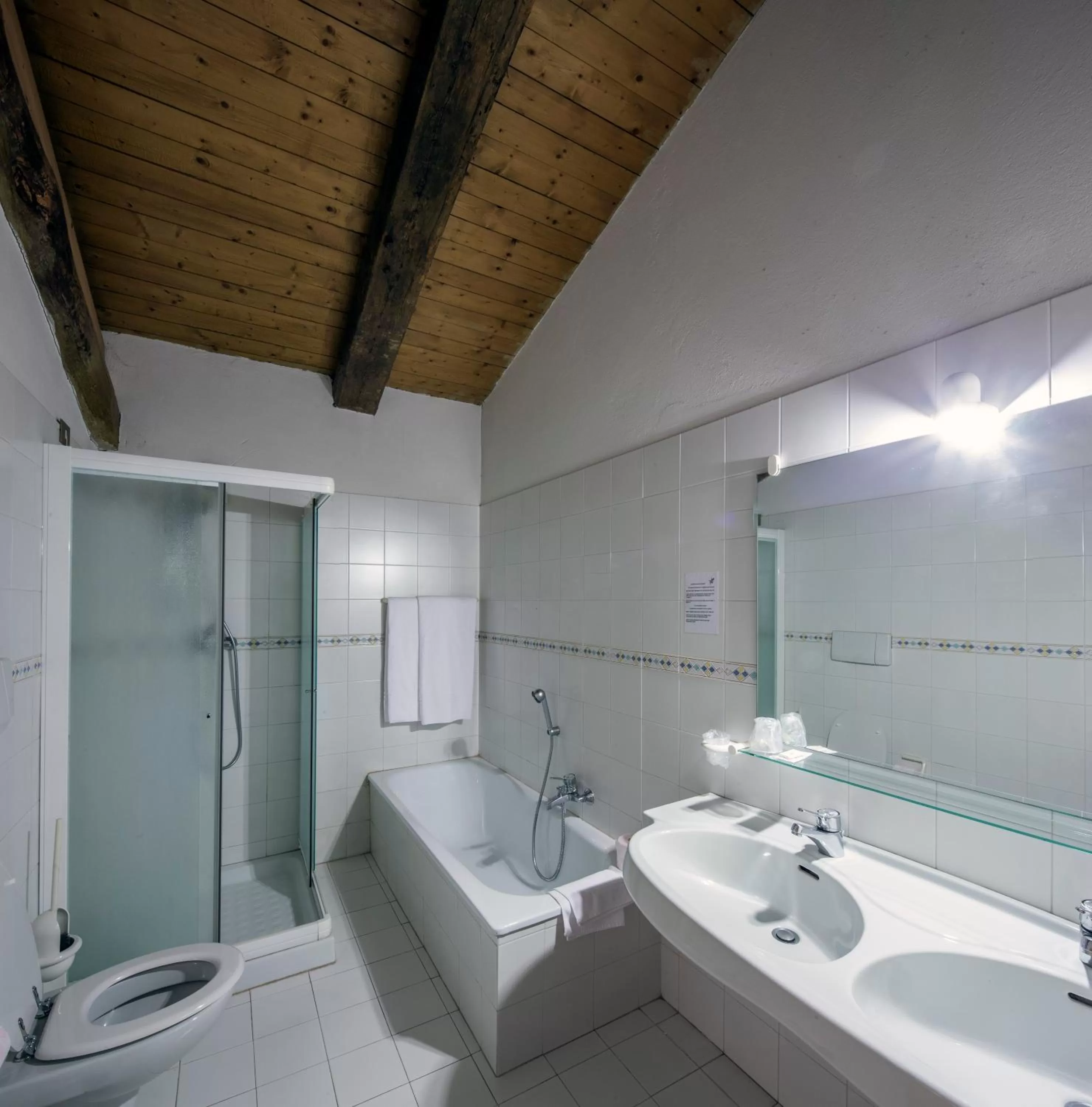 Bathroom in Costa degli Ulivi