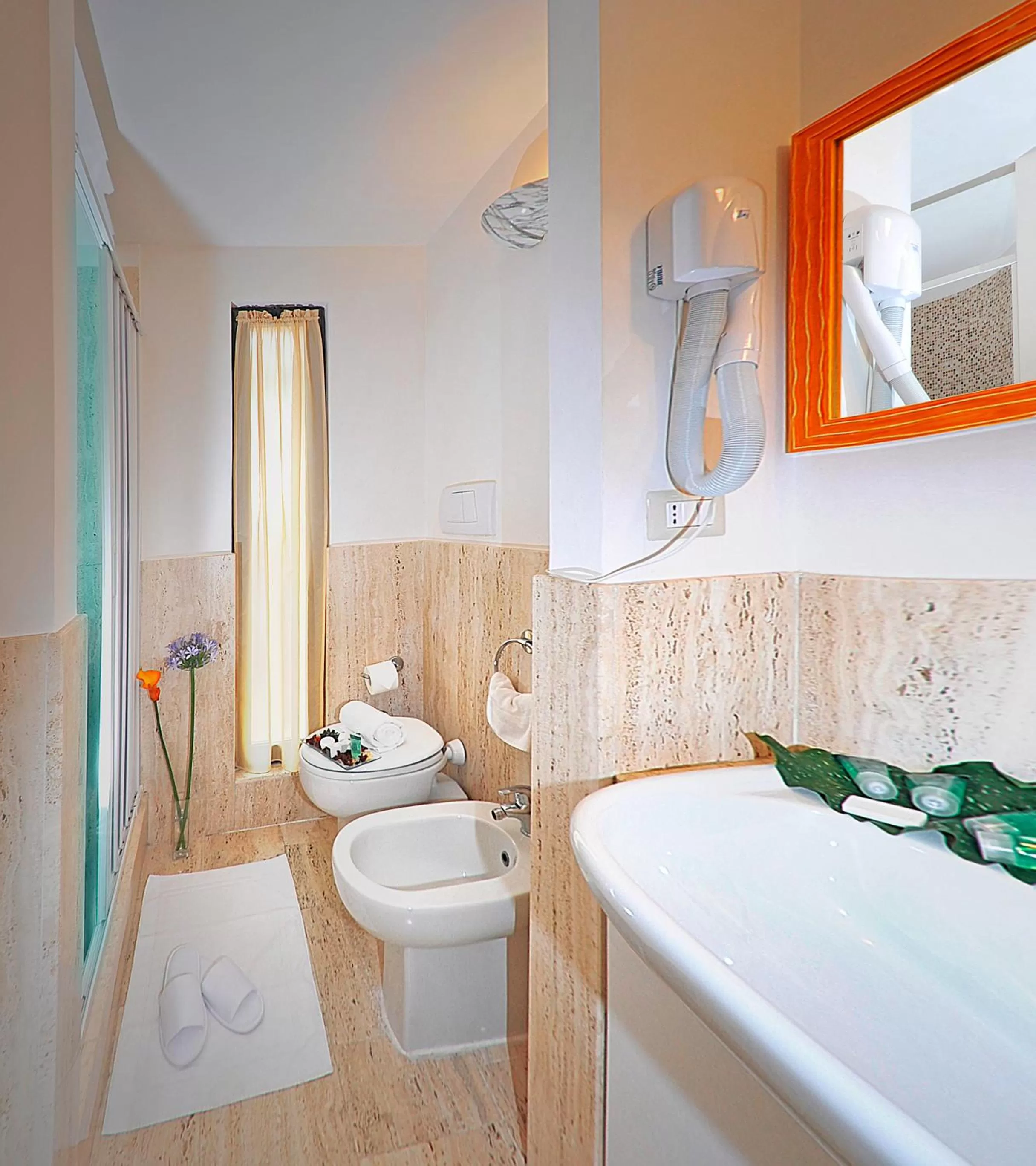 Bathroom in Hotel Scott House