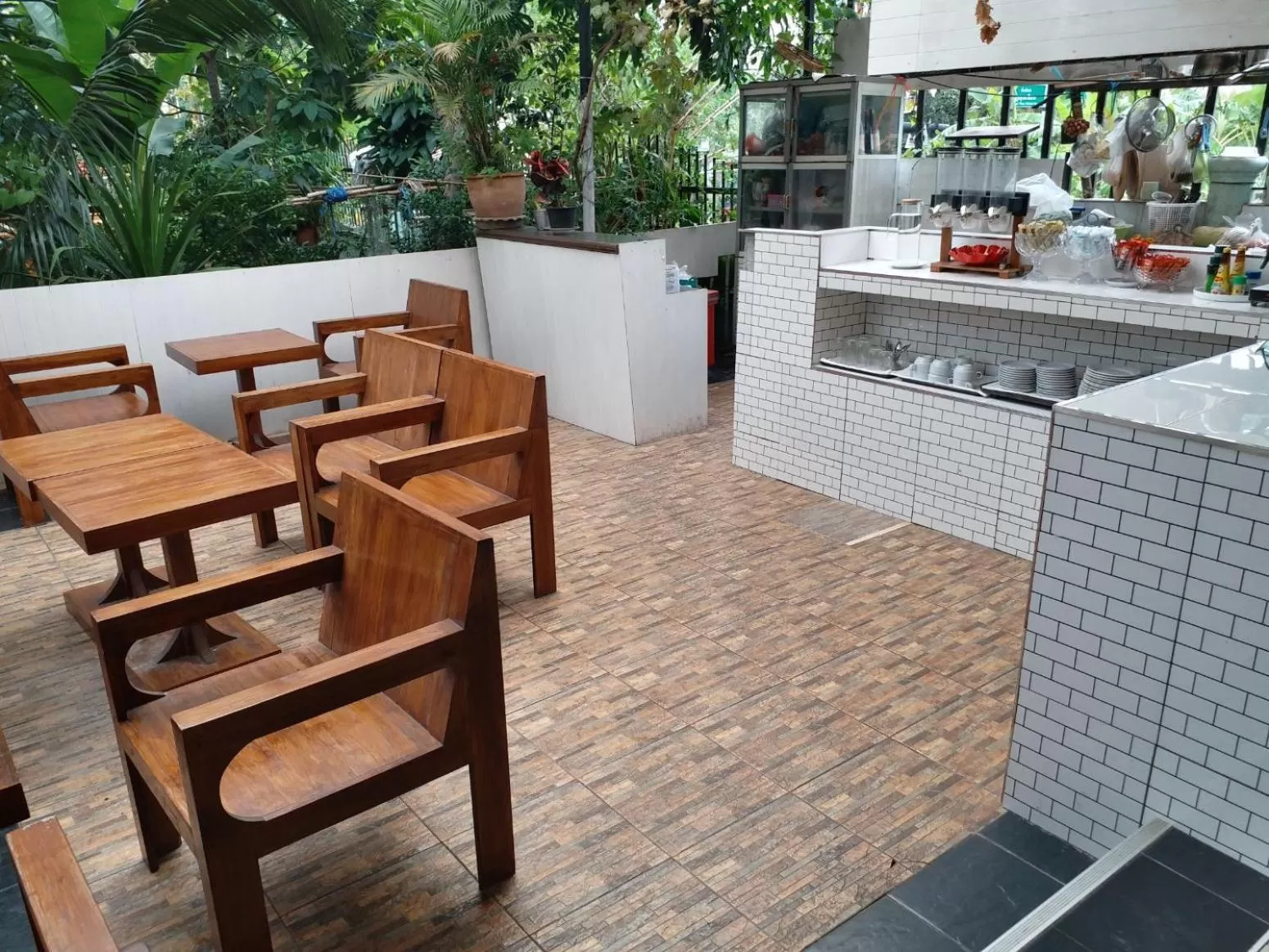 Restaurant/places to eat in Platinum Place