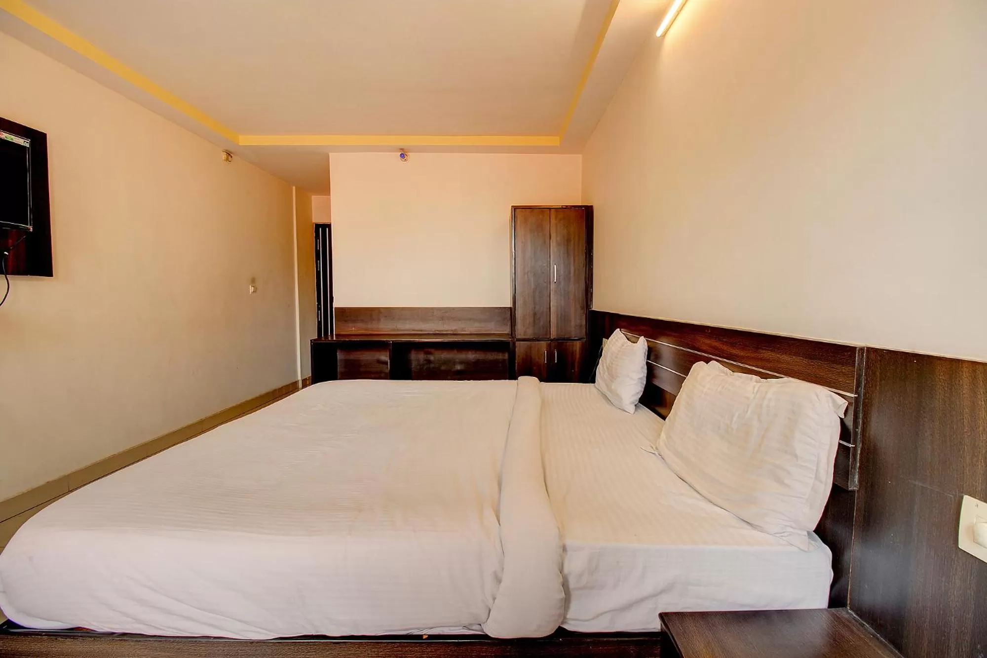 Bedroom, Bed in FabHotel PS Grand