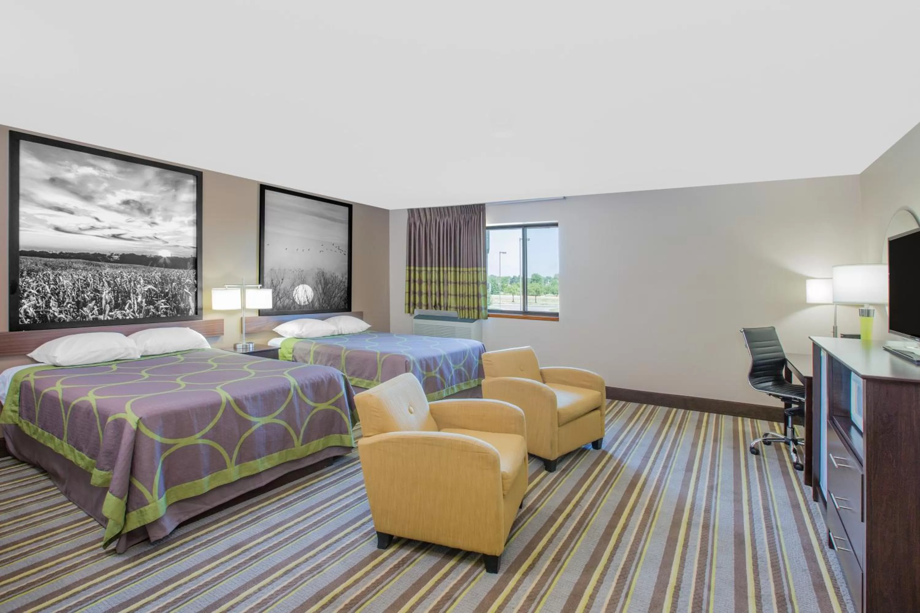 Bed in Super 8 by Wyndham Hastings