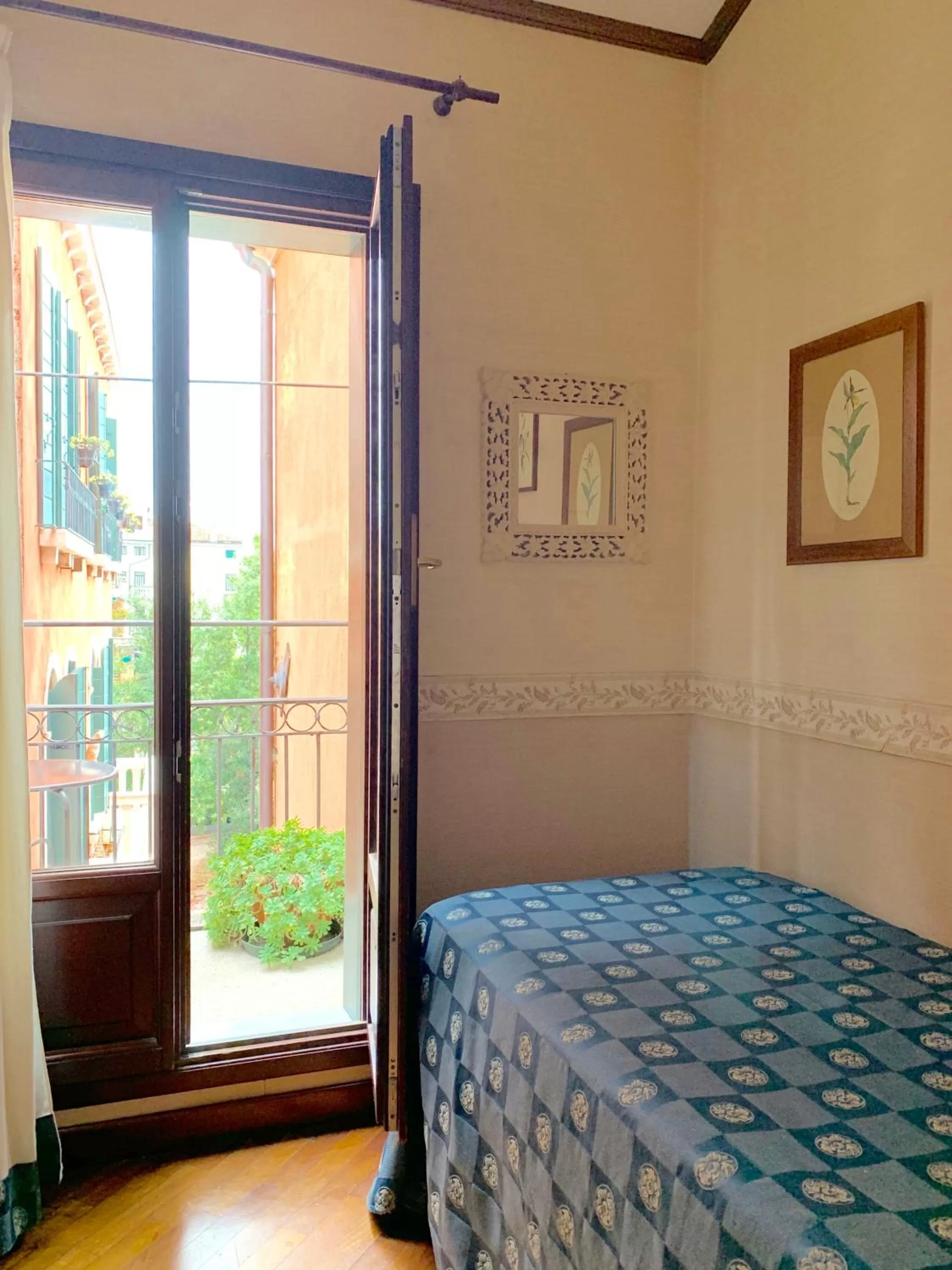 Bed in Hotel La Calcina