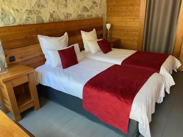 Bed in Casino Circus d'Allevard