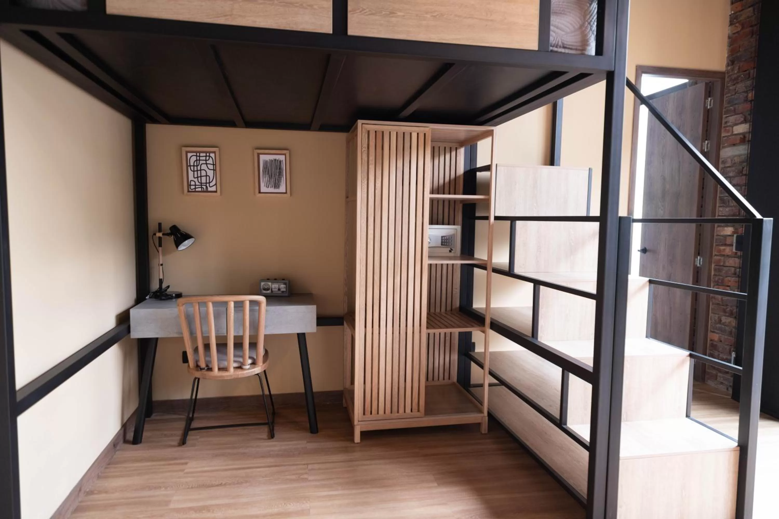 Photo of the whole room, Bed in Royal Living Poblado