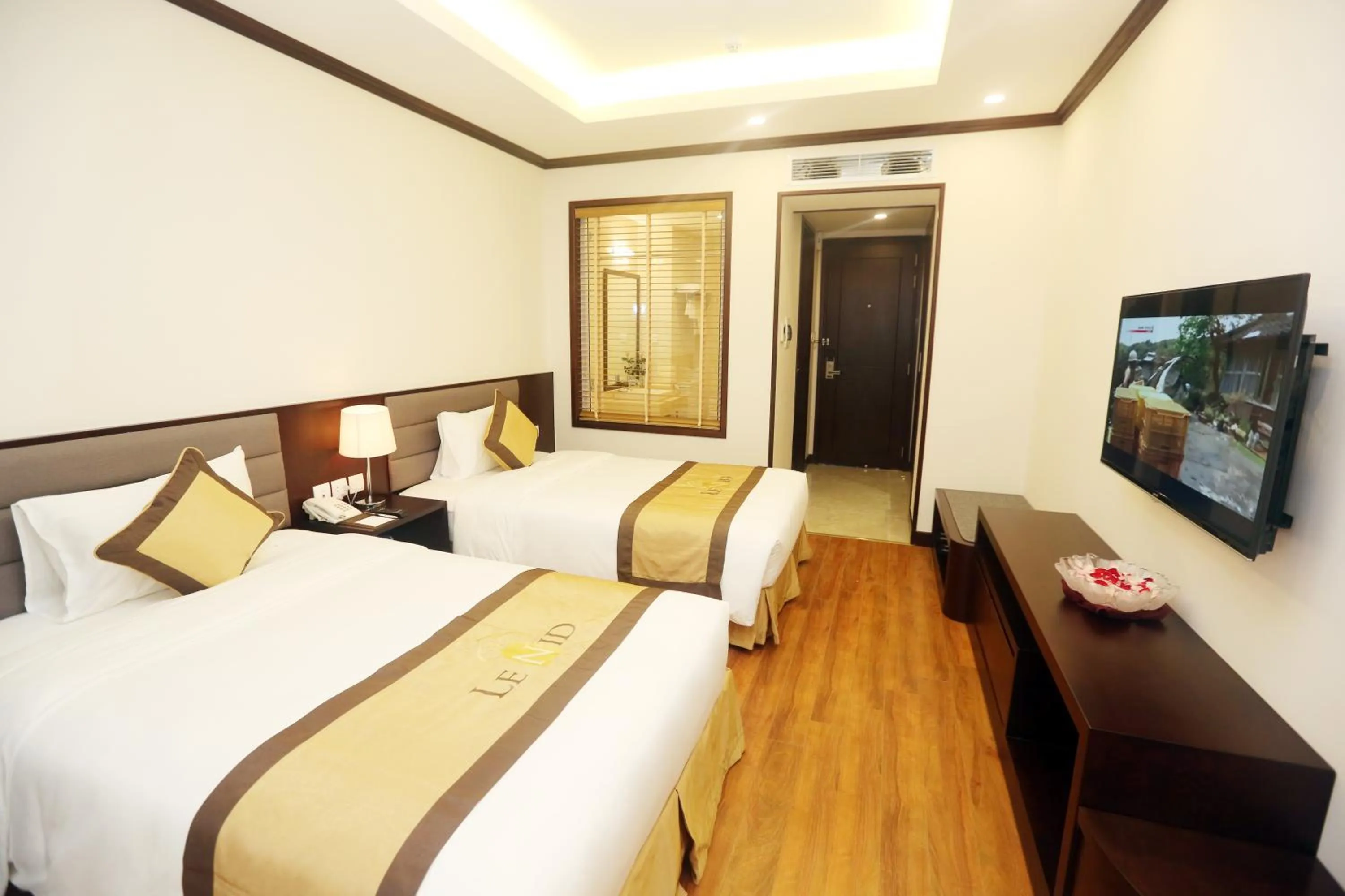 Photo of the whole room in Lenid Hotel Tho Nhuom