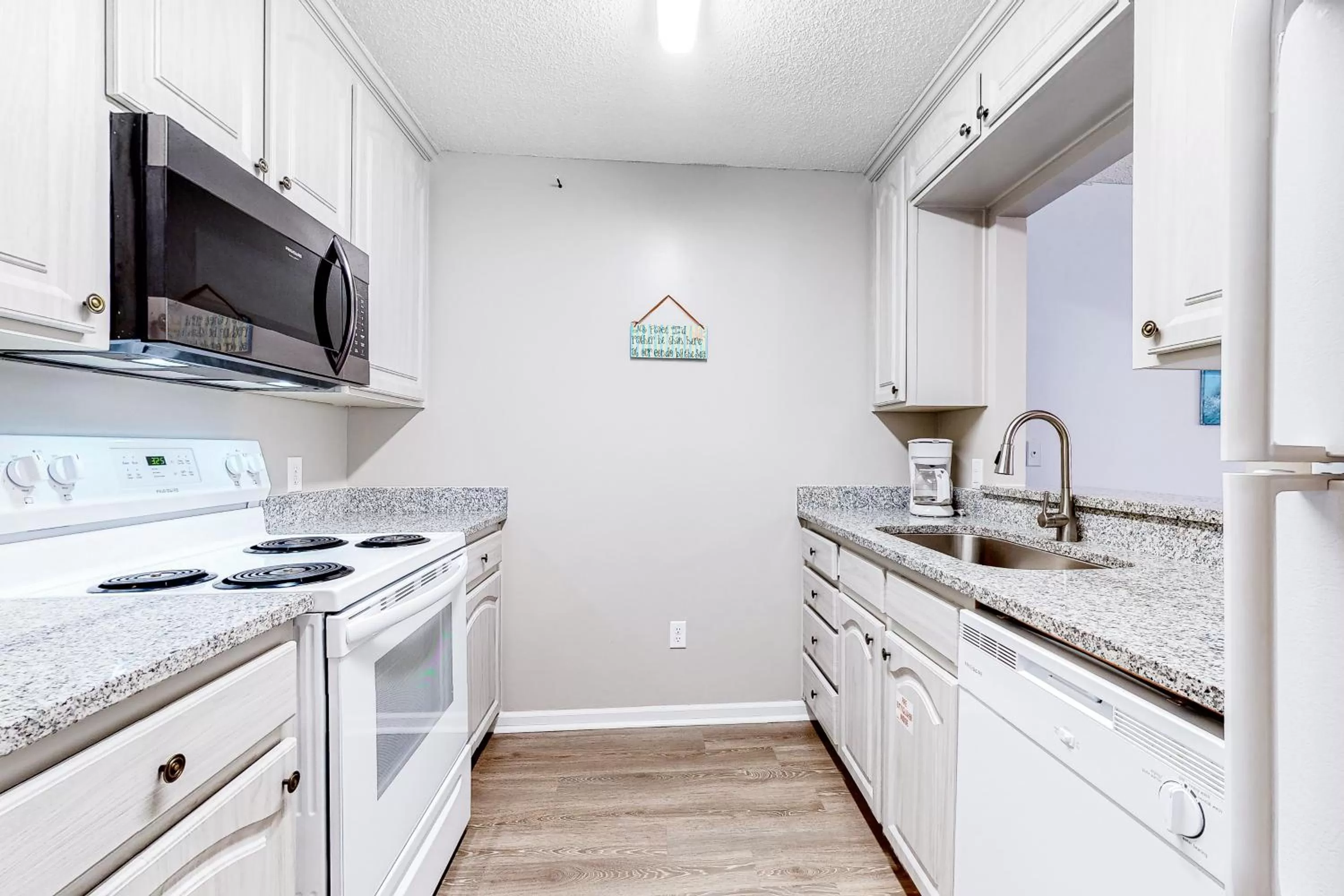 Kitchen/Kitchenette in Horizon Hideaway