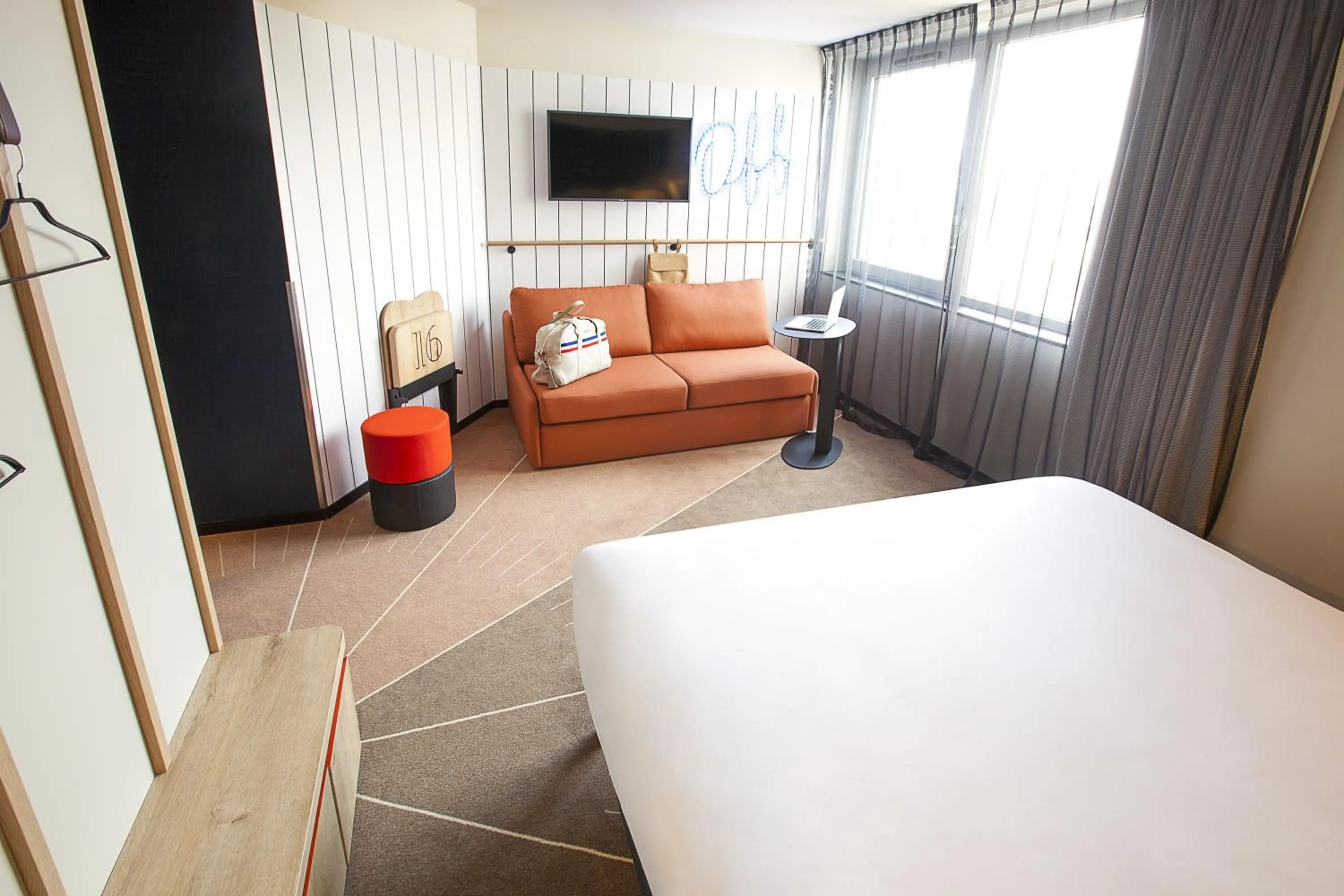 Bed in ibis Styles Paris 16 Boulogne