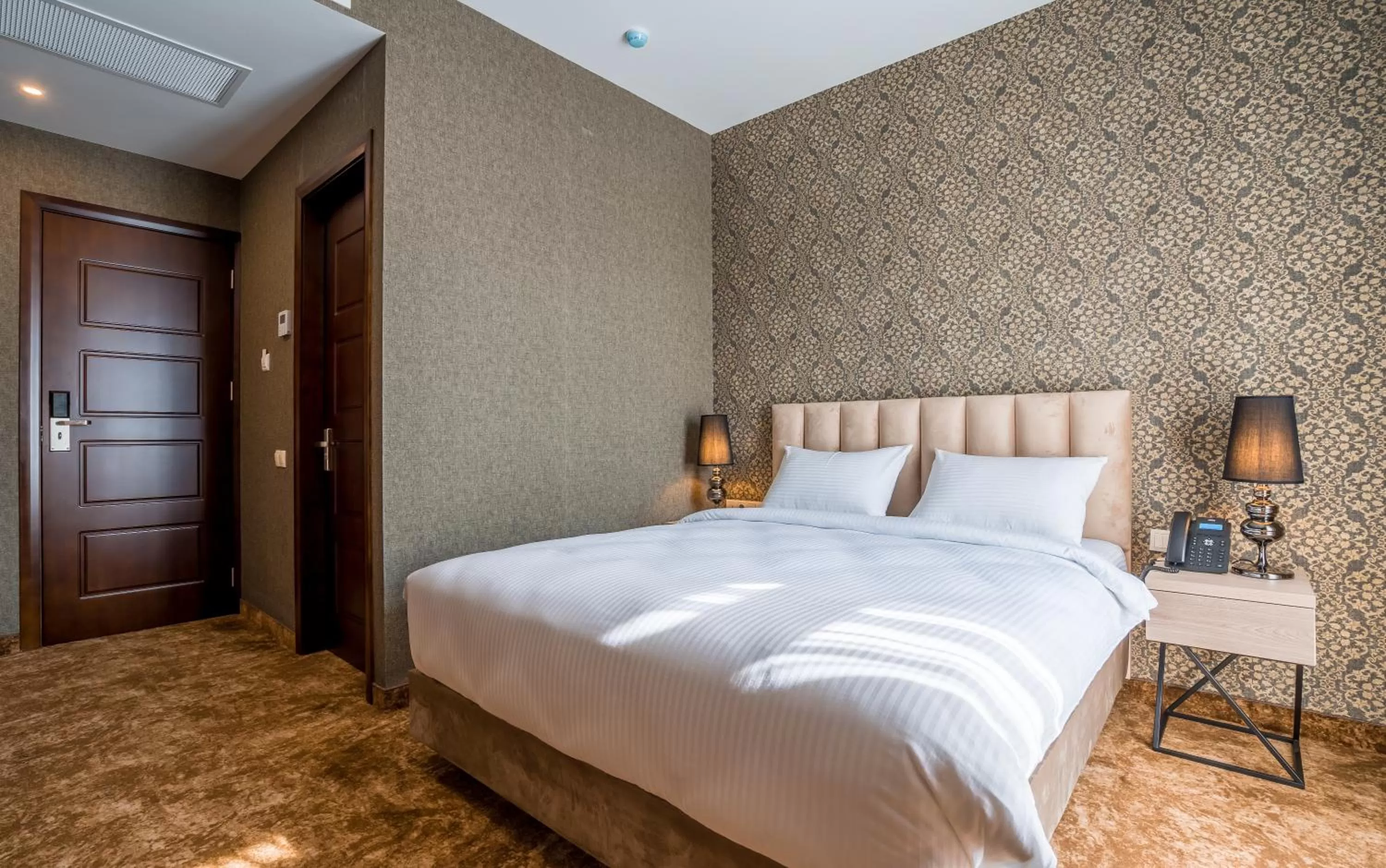 Queen Room in toranim