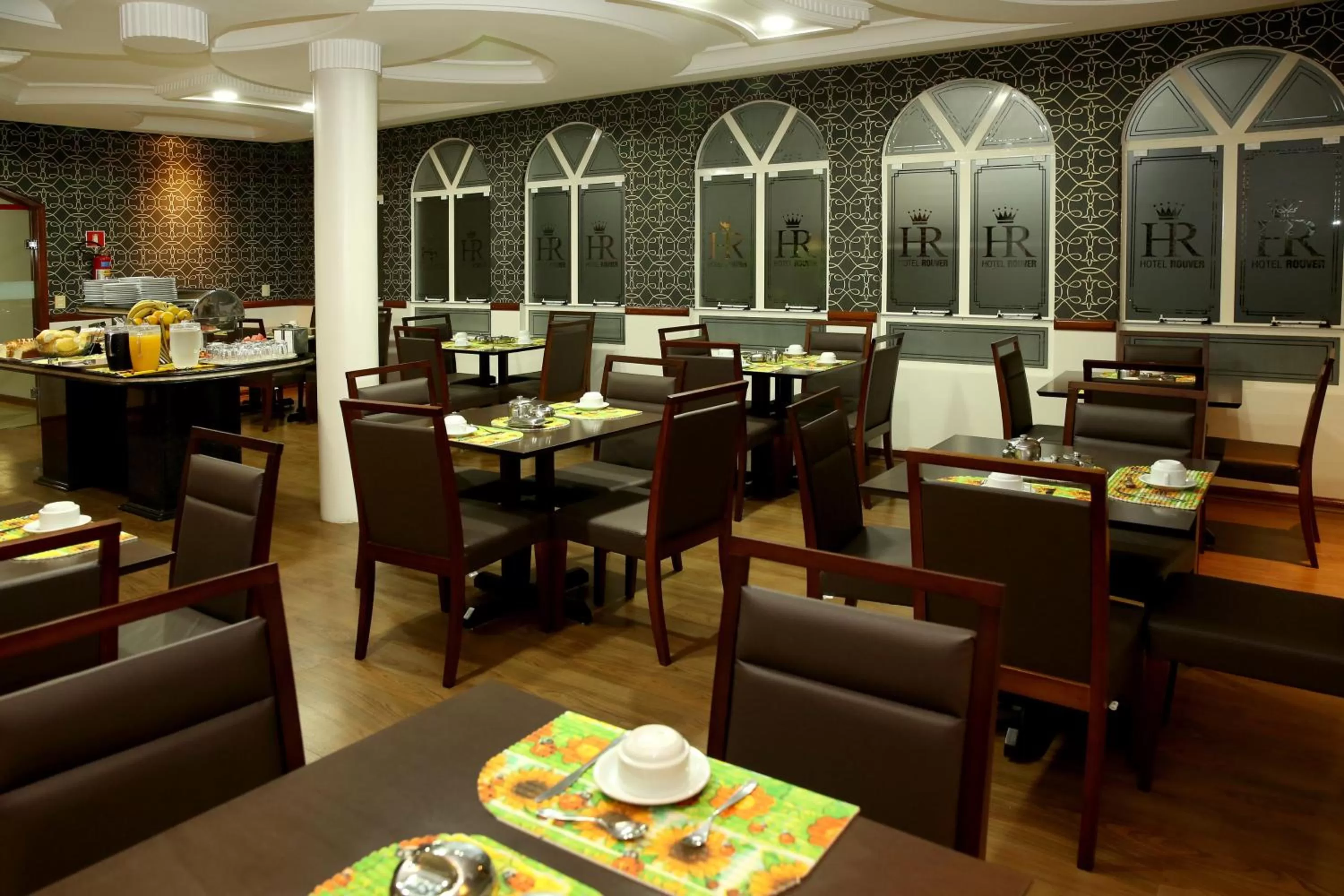 Restaurant/Places to Eat in Hotel Rouver