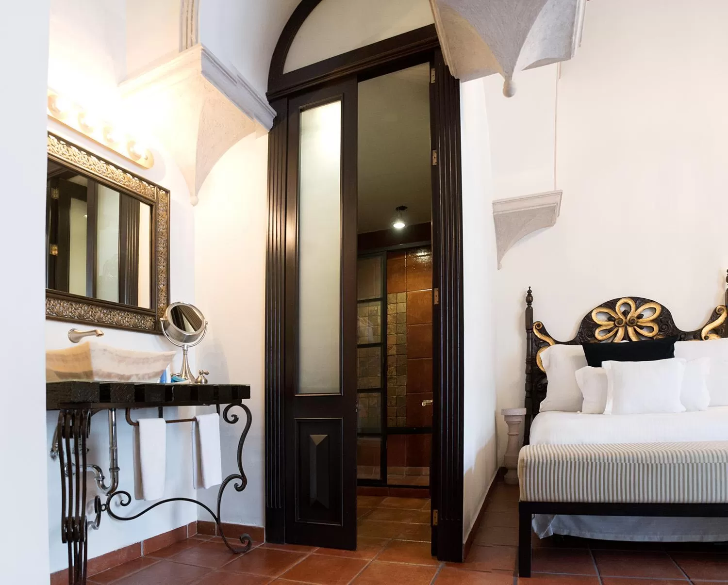 Photo of the whole room, Bed in Hotel Herencia By Hosting House