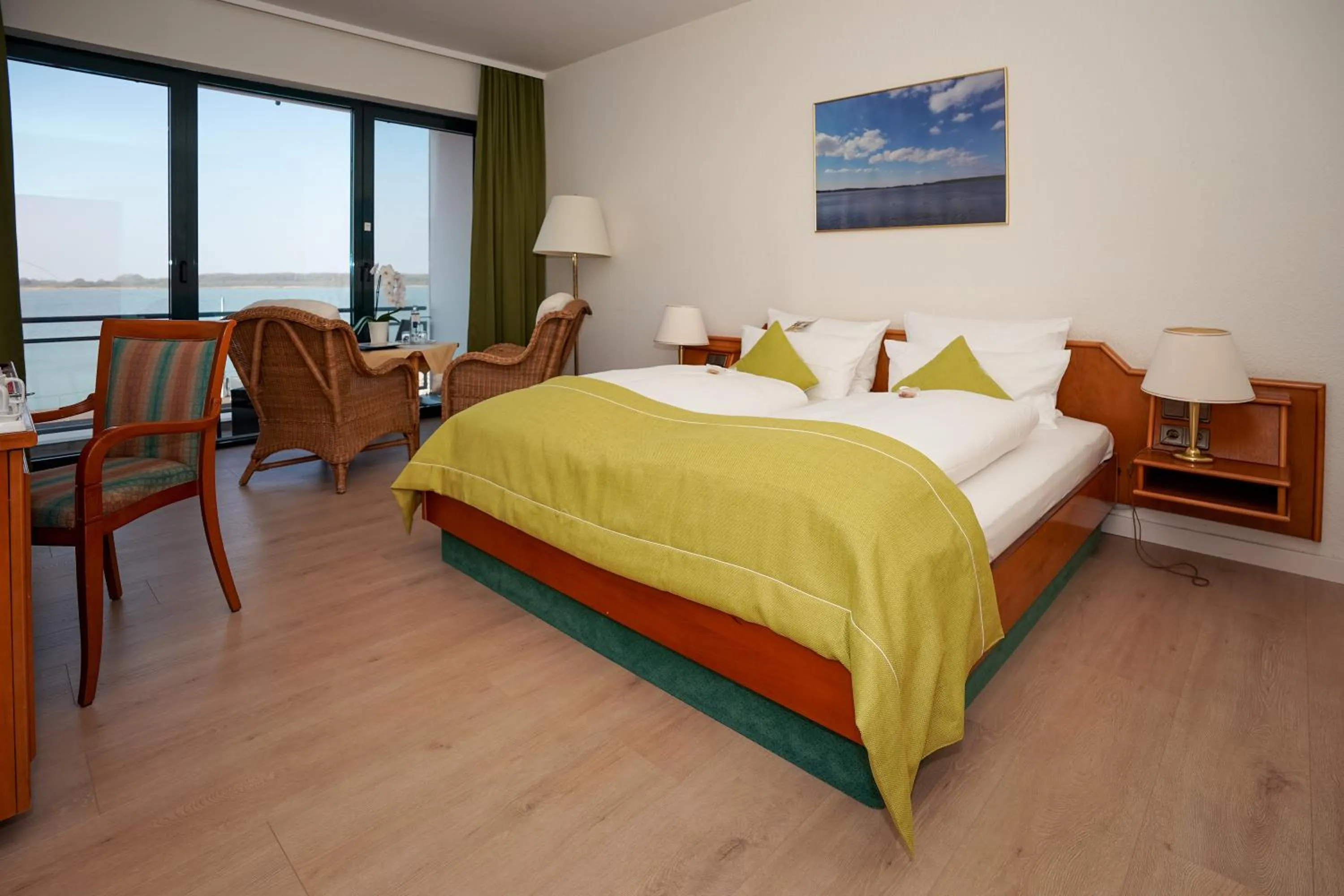 Photo of the whole room, Bed in Seehotel Berlin-Rangsdorf