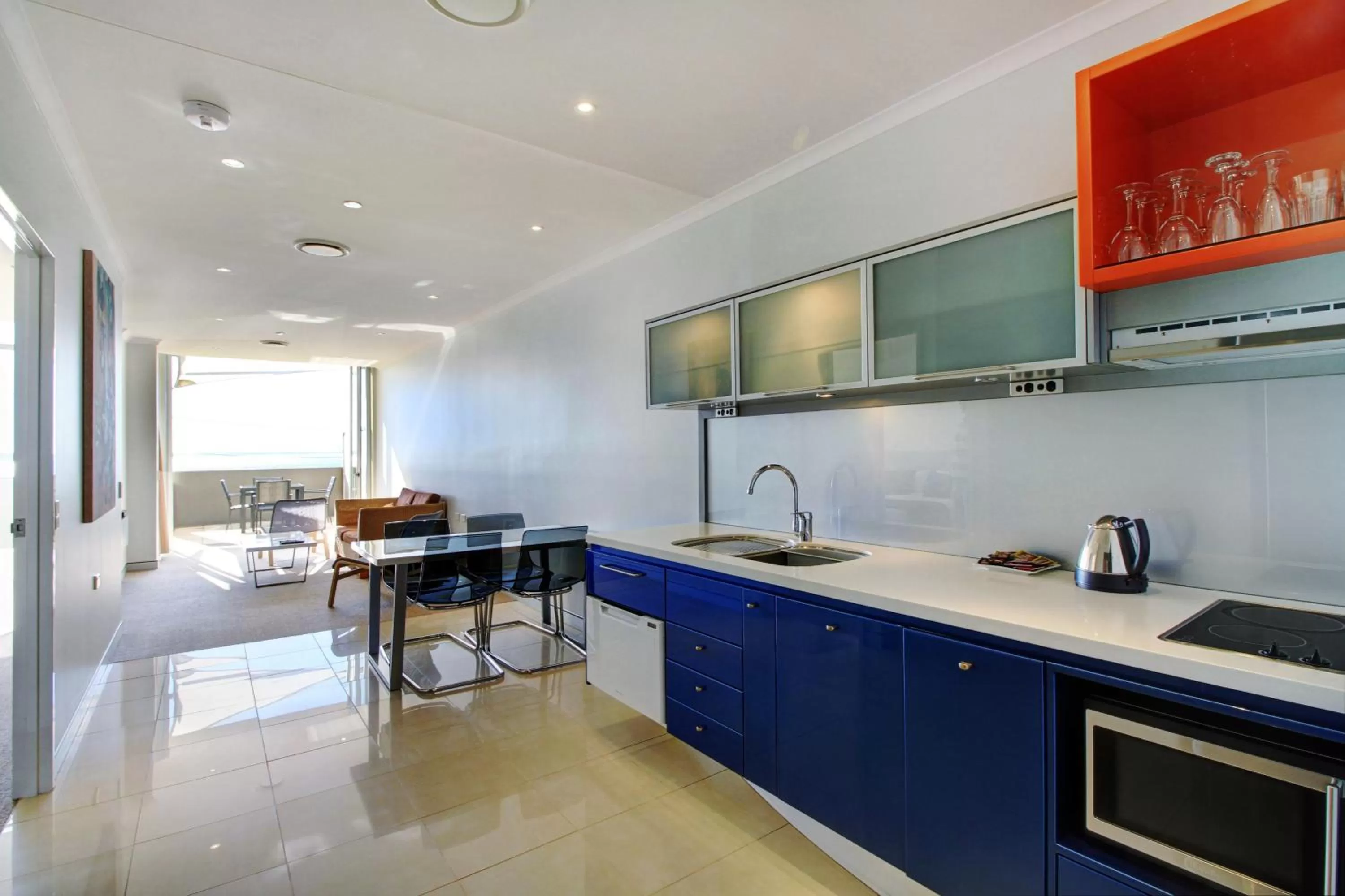 Kitchen or kitchenette in Sandcastle Apartments