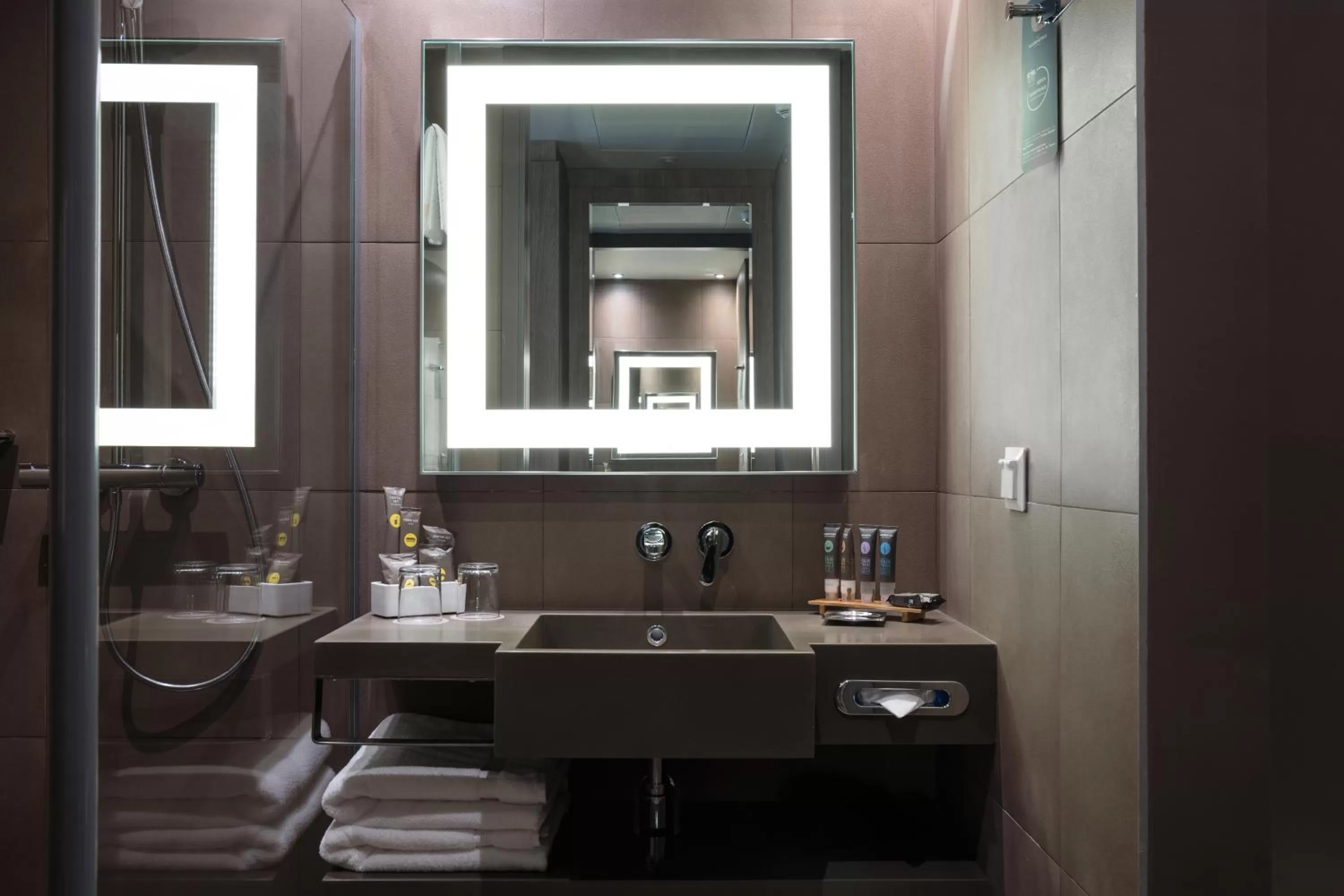 Shower in Novotel Almaty City Center