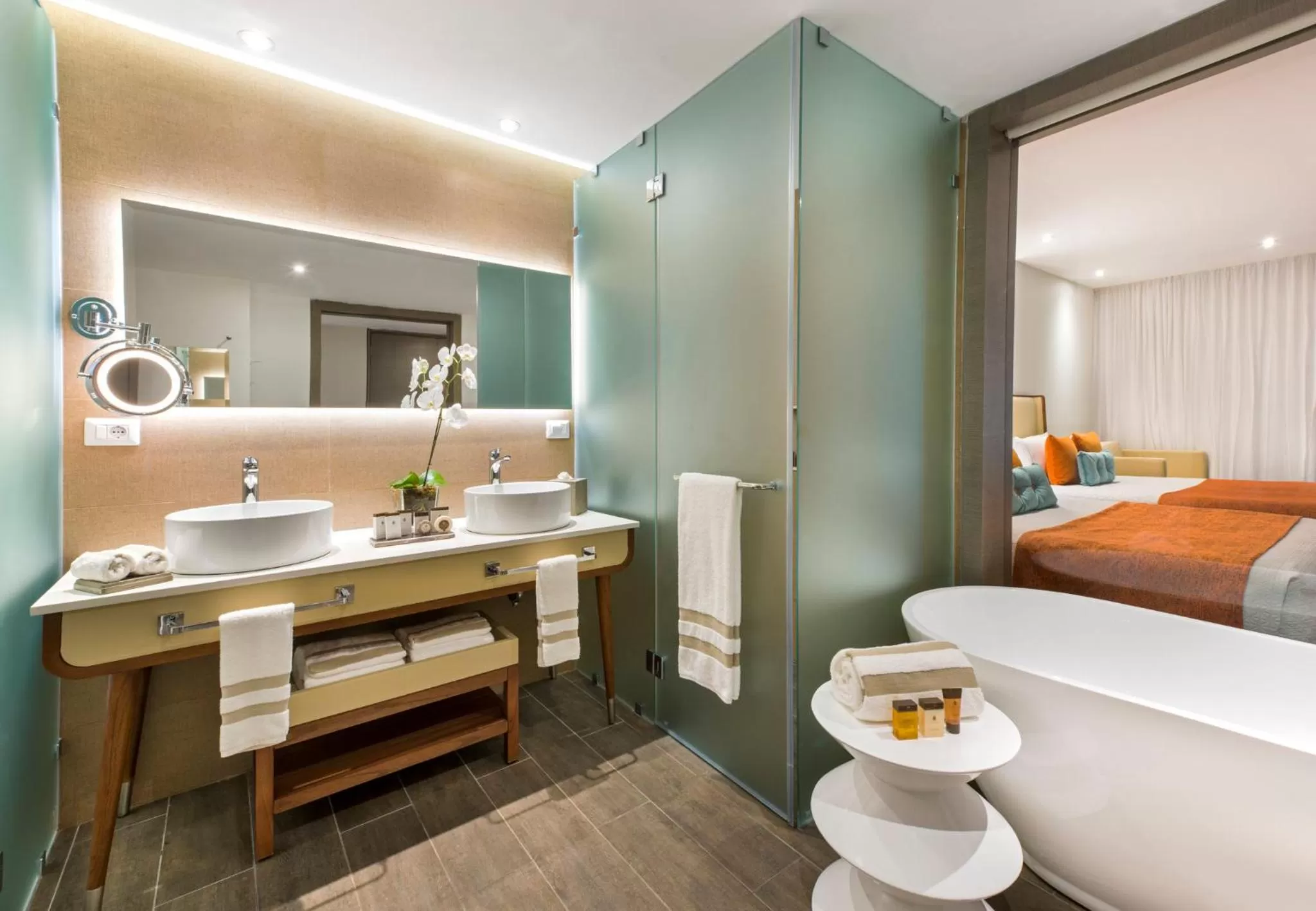 Bathroom, Bed in Nickelodeon Hotels & Resorts Punta Cana - Gourmet All Inclusive by Karisma