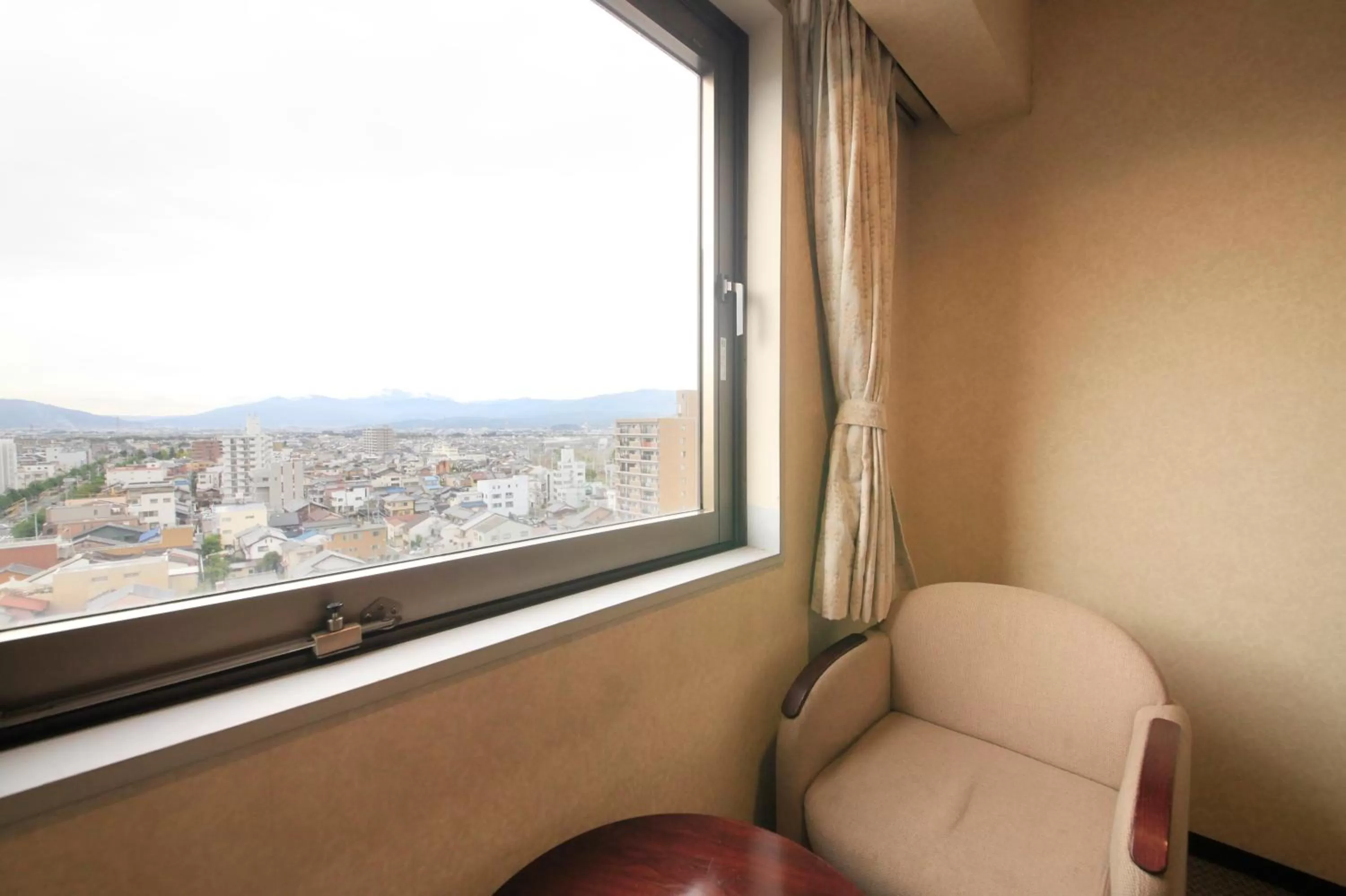 Photo of the whole room in Quintessa Hotel Ogaki