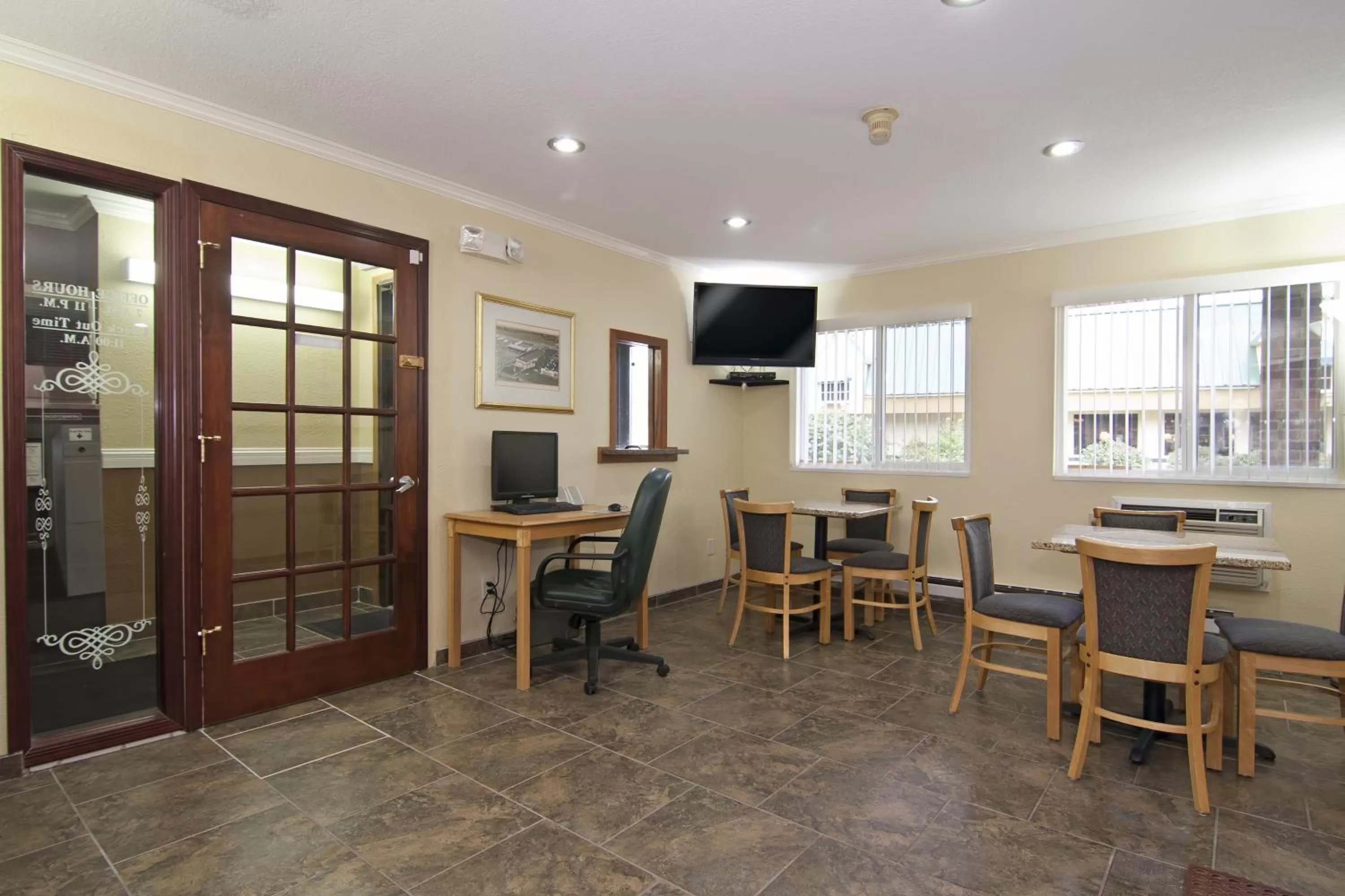 Restaurant/places to eat in Valley Inn Shakopee