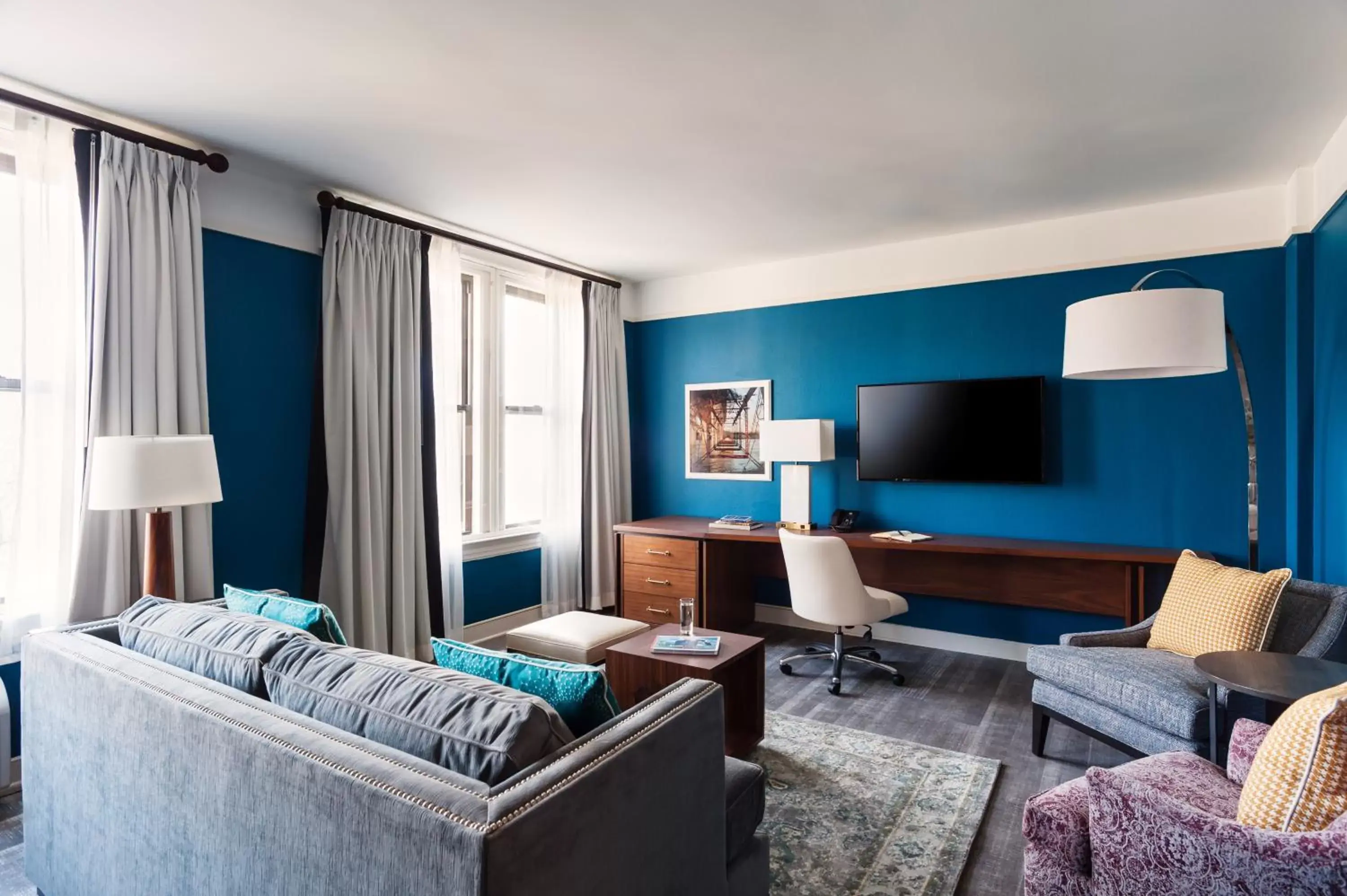 Roomy King Suite in The Commonwealth Roomy King Suite in The Commonwealth