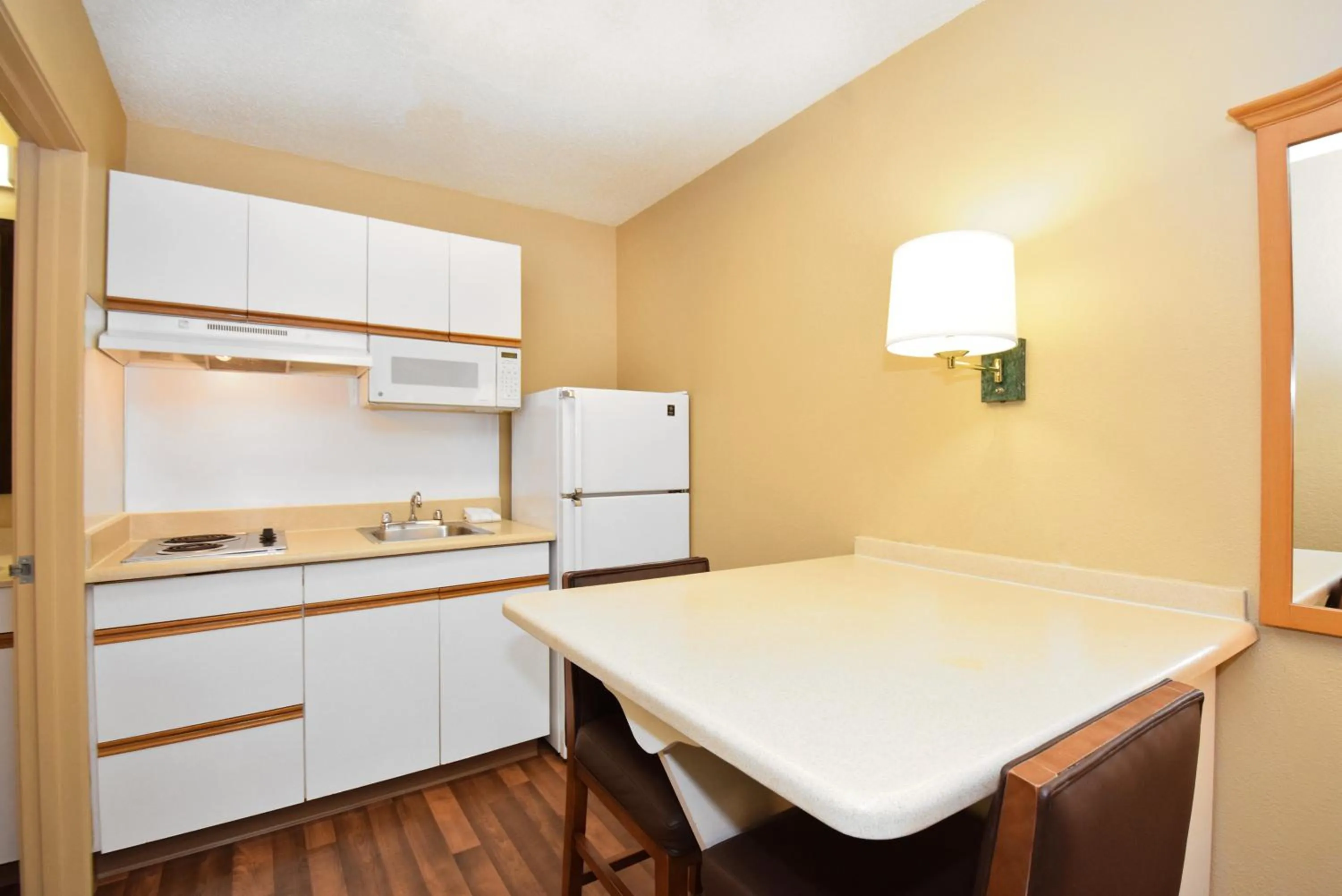 Kitchen or kitchenette in Extended Stay America Suites - Seattle - Southcenter