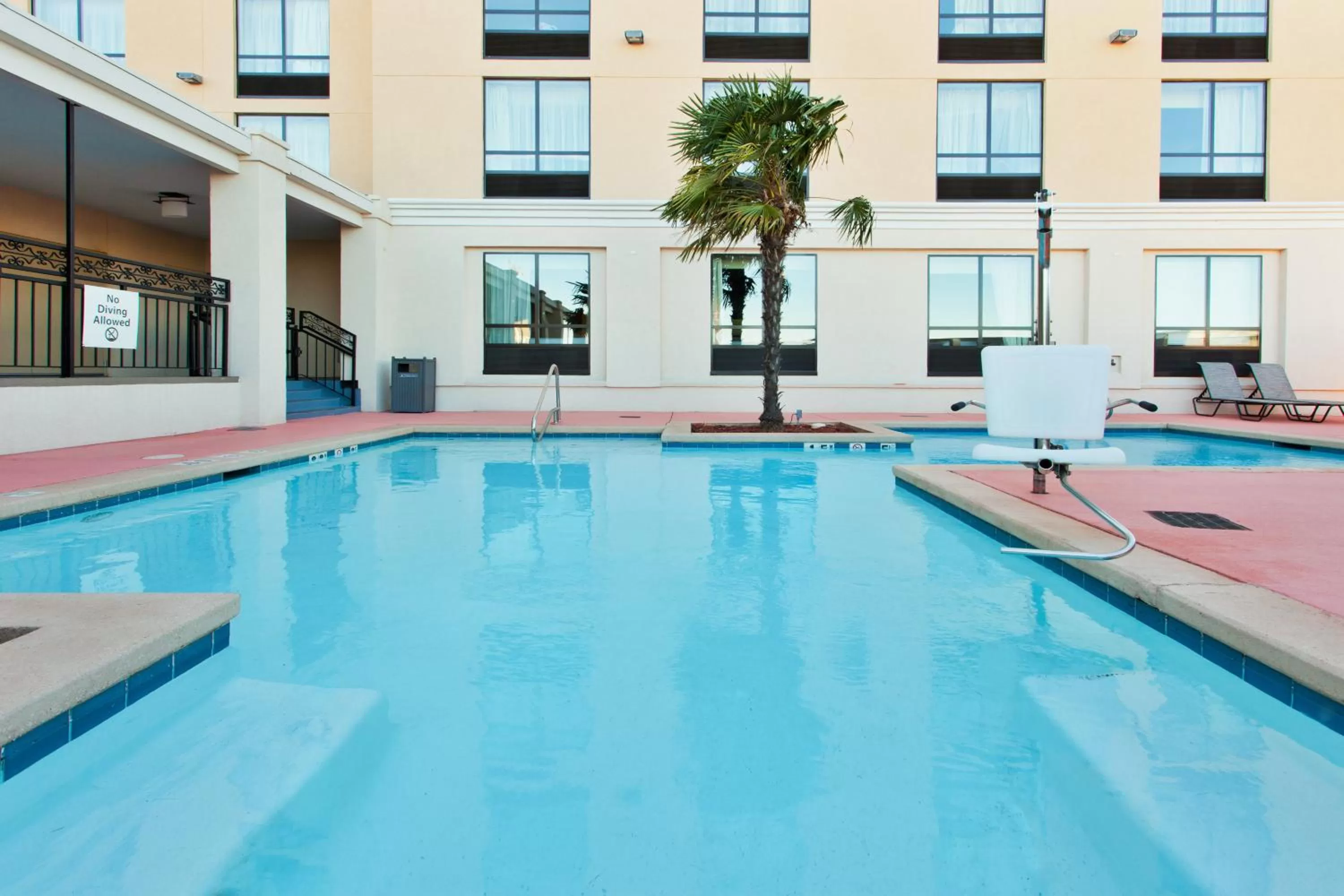 Swimming pool in Holiday Inn Shreveport Downtown by IHG