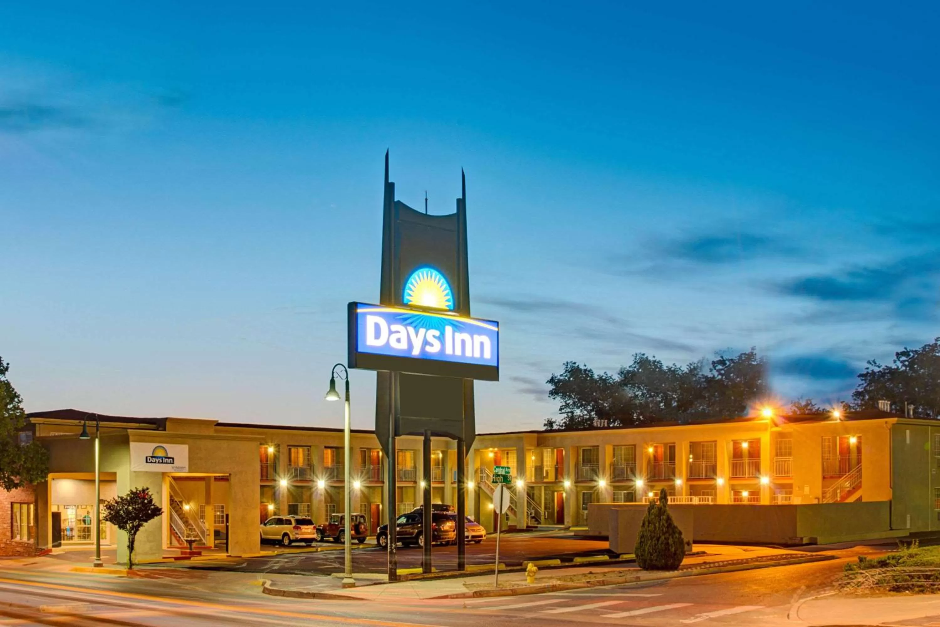 Property building in Days Inn by Wyndham Albuquerque Downtown