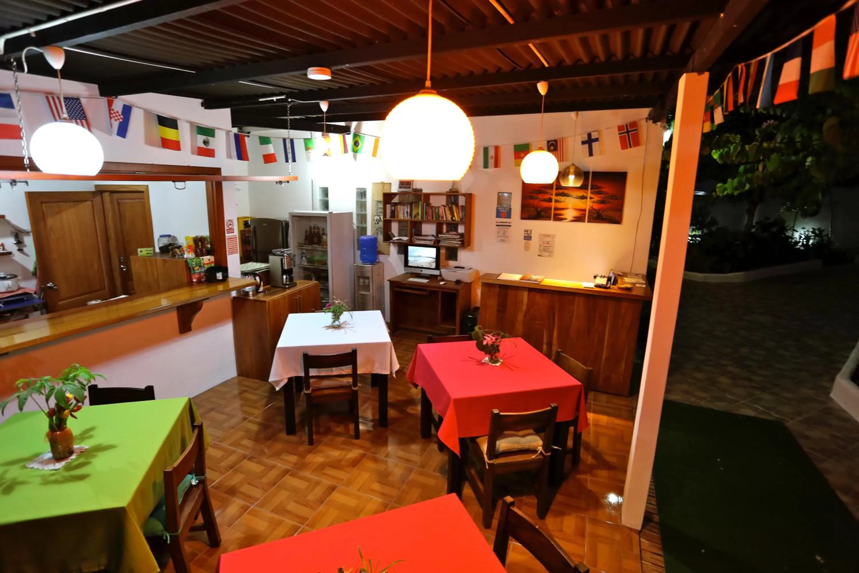 Restaurant/Places to Eat in The Galapagos Pearl B&B